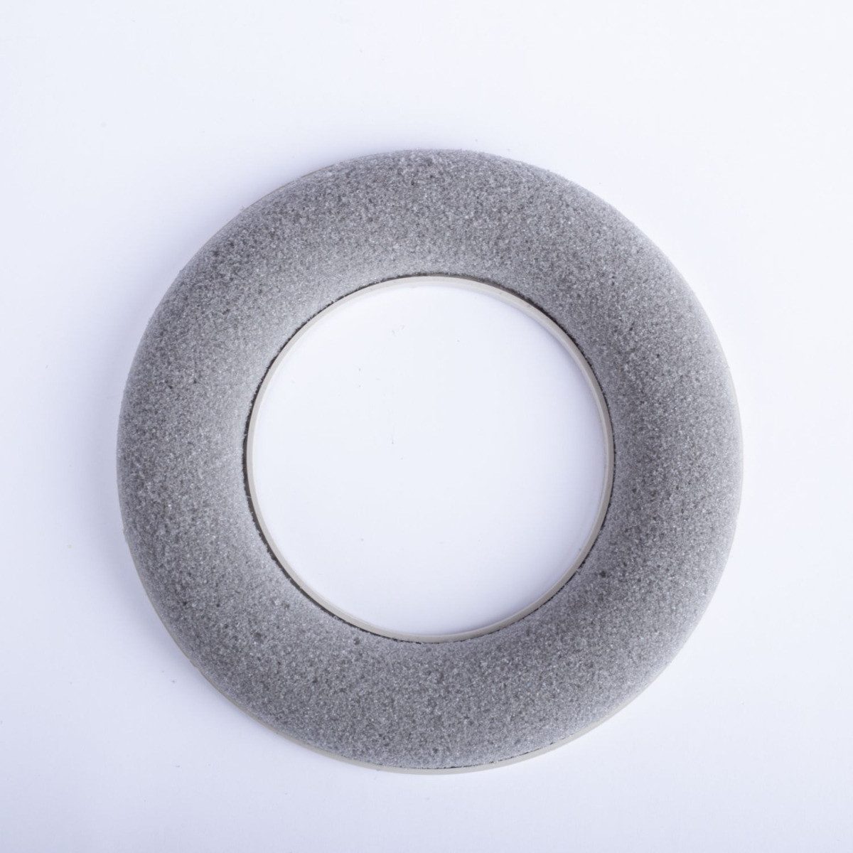 artplants Bastelmoos Steckschaum Ring AMEB, mit Kunststoffunterlage, grau, Ø 15 cm