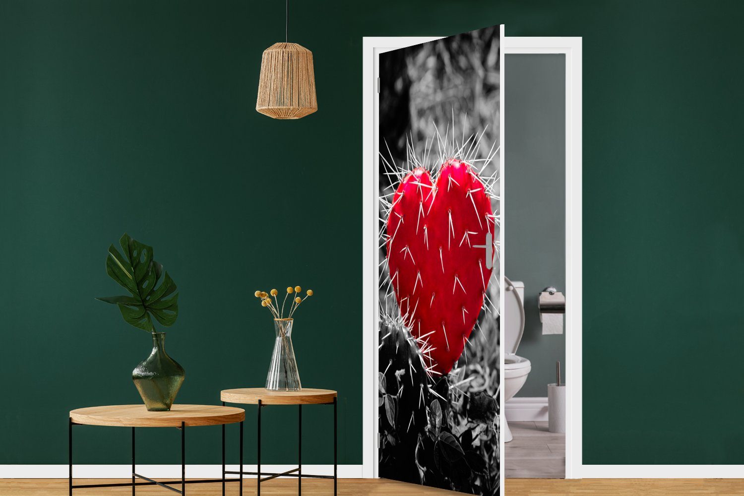 Türaufkleber, bedruckt, Matt, St), herzförmigen für Fototapete einem cm Kaktus, (1 mit Tür, Türtapete Schwarz-Weiß-Foto MuchoWow 75x205 roten