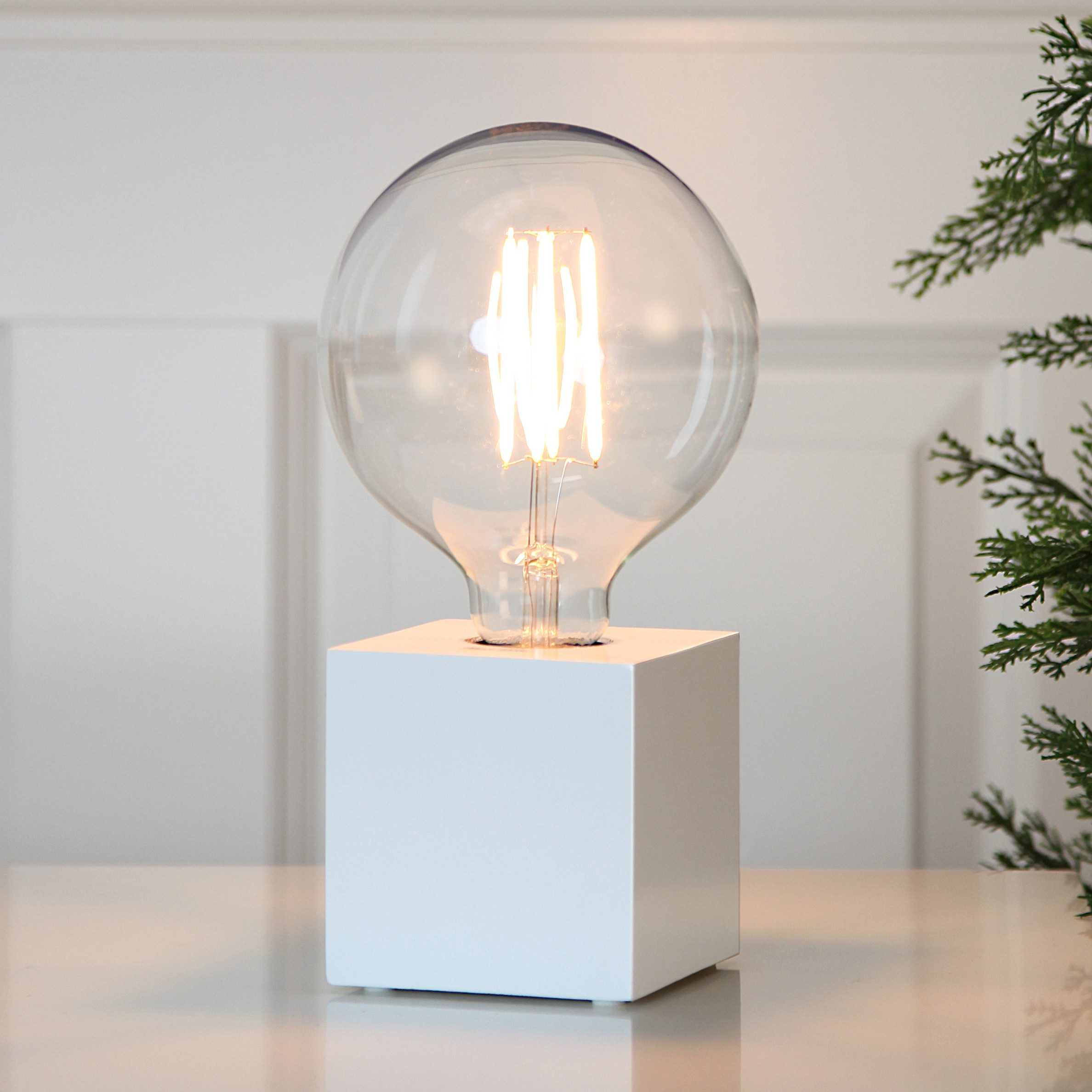 STAR TRADING LED Dekolicht Kub, Lampensockel,Kub', Holz, Würfel-Form, weiß, E27 Fassung, H/B 9cm