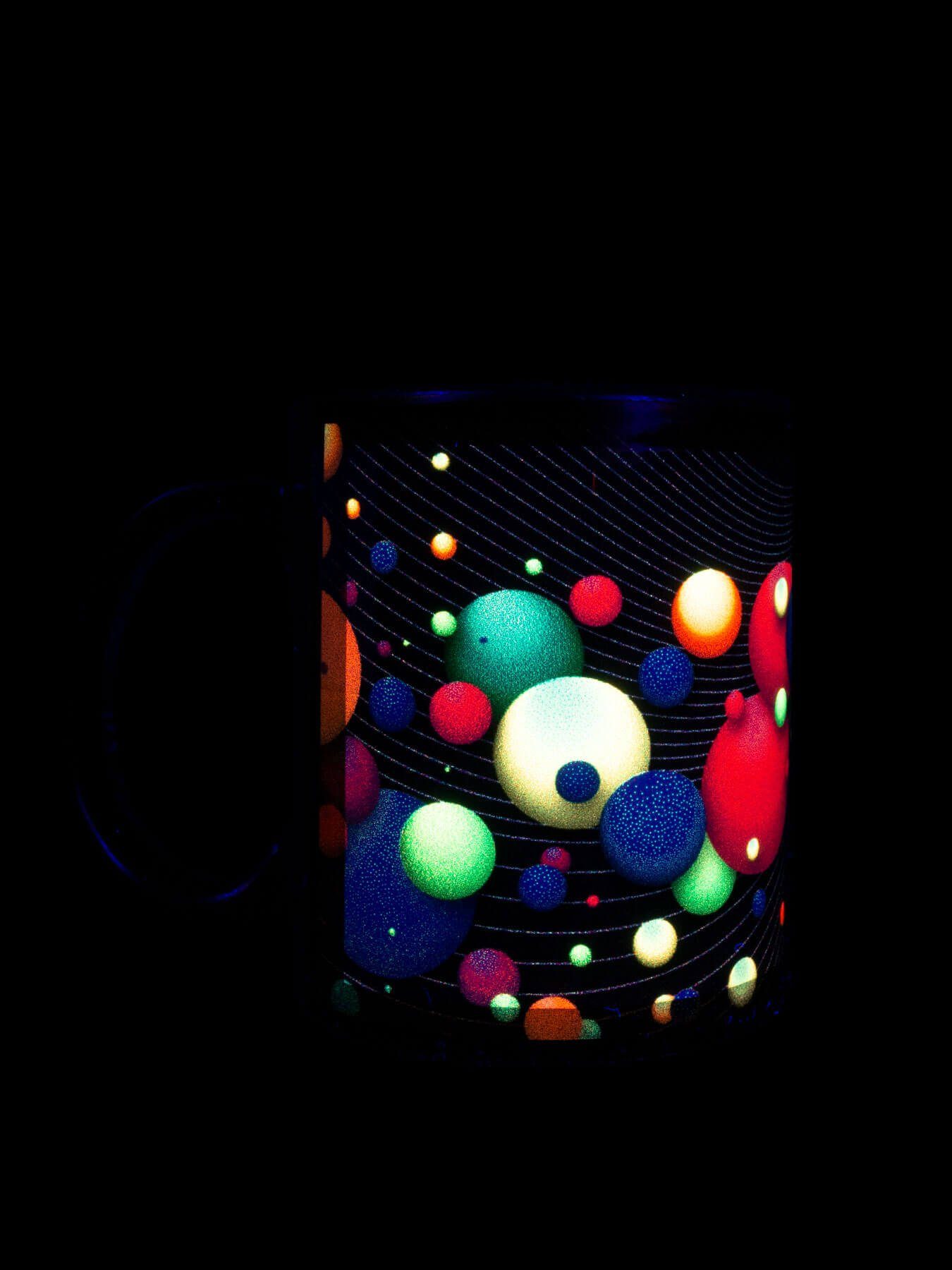 PSYWORK Tasse Fluo unter Motiv Bubbles", Cup Keramik, Schwarzlicht Tasse leuchtet Neon UV-aktiv, "Happy
