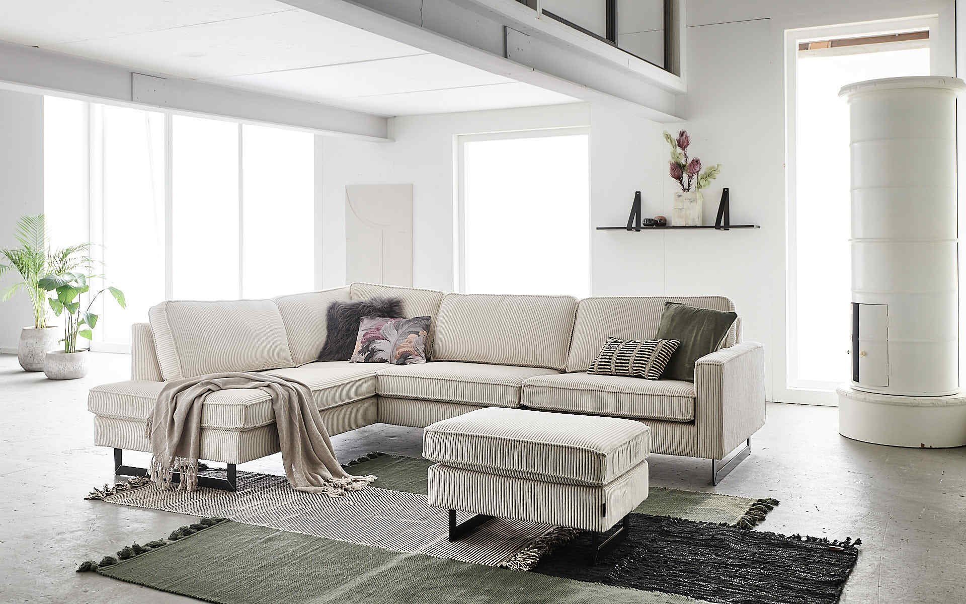 Places of Style Ecksofa "Pinto, 290 cm, Cord, Chenille, Lederoptik, Ottoman günstig online kaufen