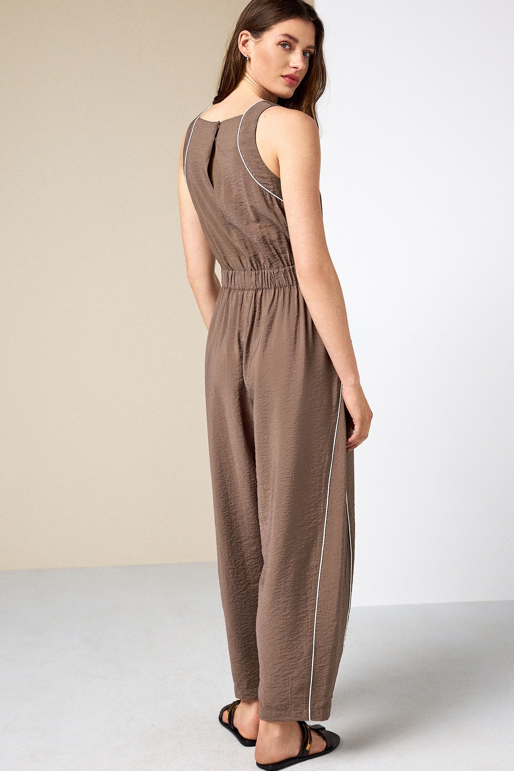 Next Jumpsuit Jumpsuit mit Barrel-Bein mit eckigem Ausschnitt (1-tlg)
