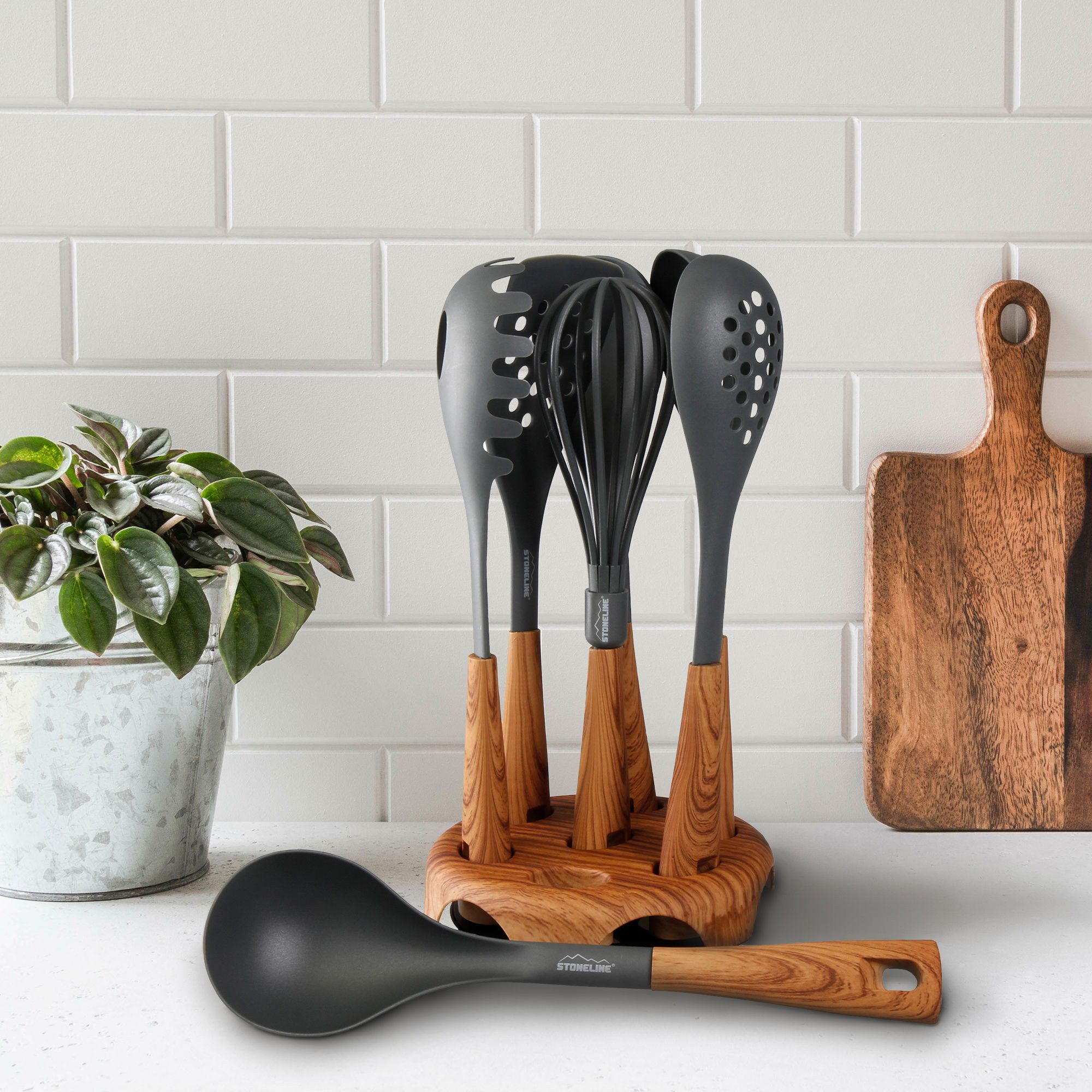 STONELINE Kochbesteck-Set 8-teiliges Küchenhelfer-Set Griffe in Holzoptik, Aufbewahrungsständer (8-tlg), ideal für beschichtete Pfannen und Töpfe, Designed in Germany