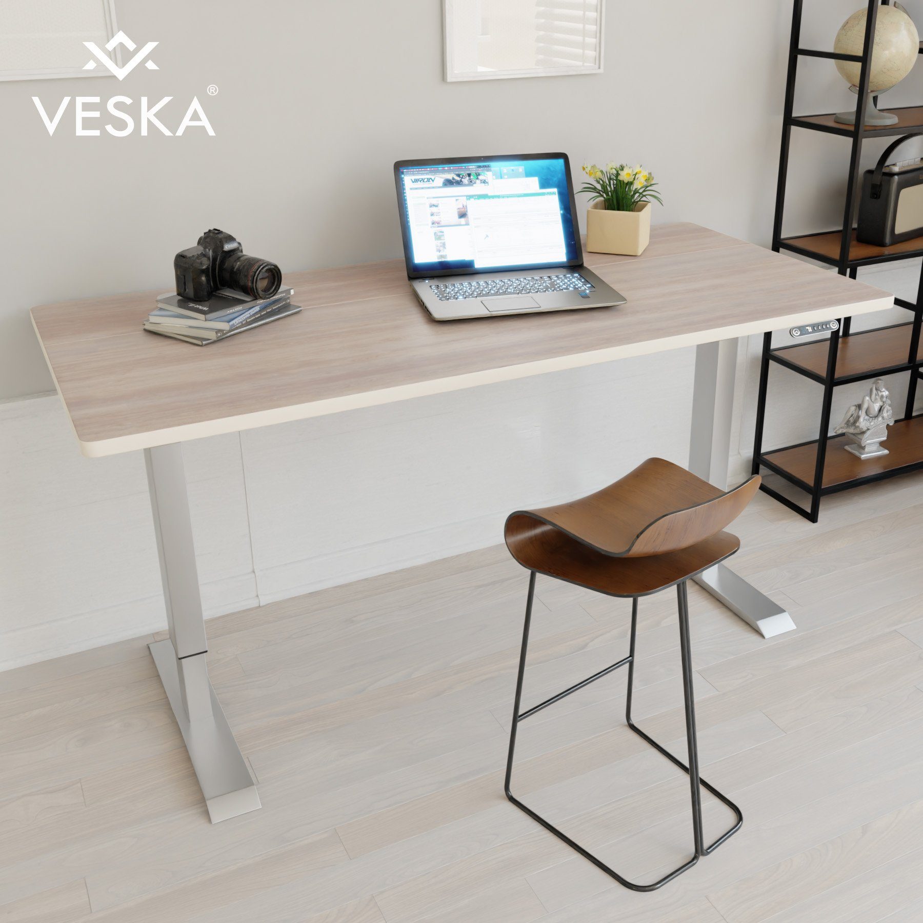 VESKA Schreibtisch Höhenverstellbar 140 x 70 cm - Bürotisch Elektrisch mit Touchscreen - Sitz- & Stehpult Home Office Silber | Eiche