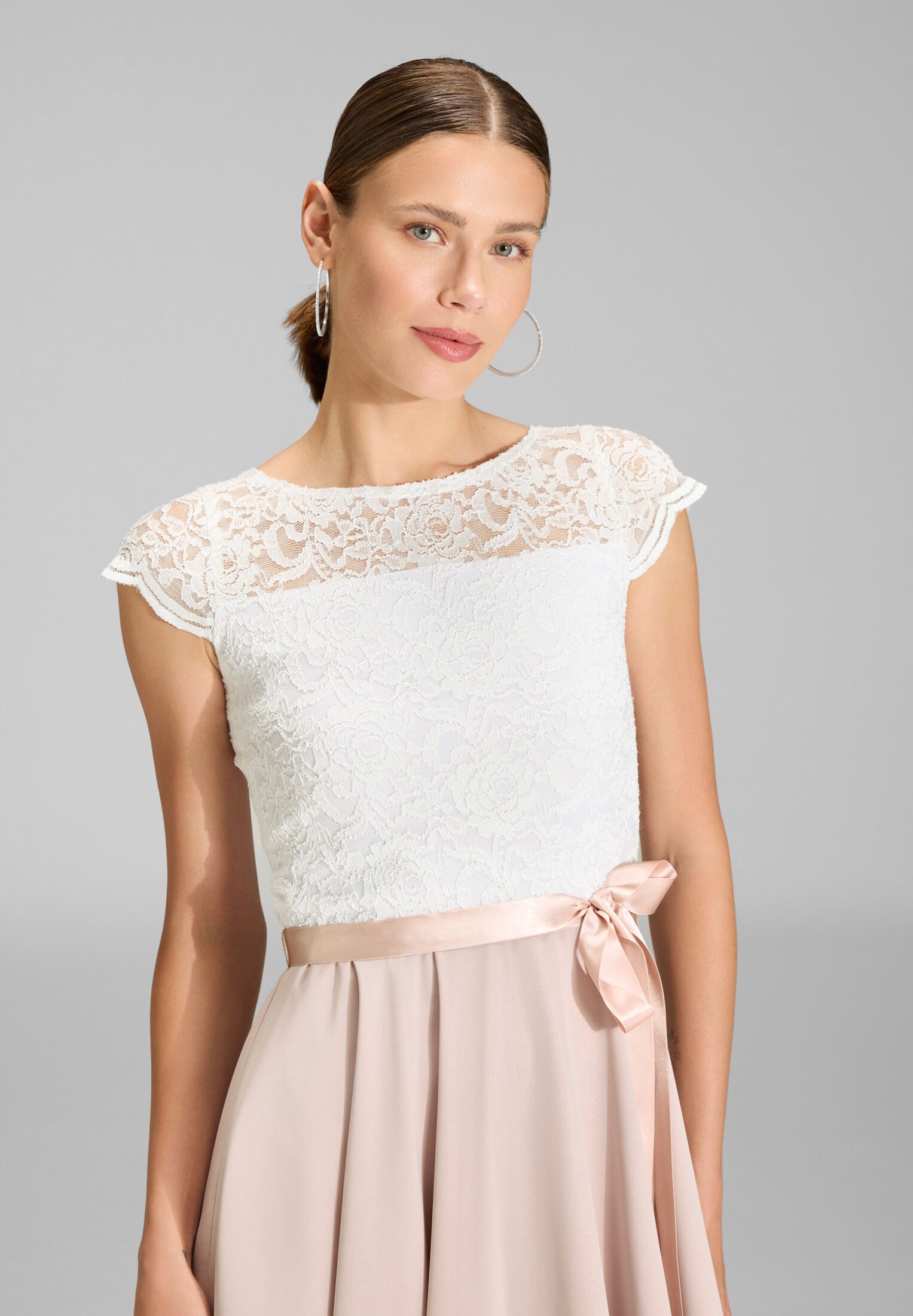 SWING Cocktailkleid Taillierte Passform mit ausgestelltem Rockteil