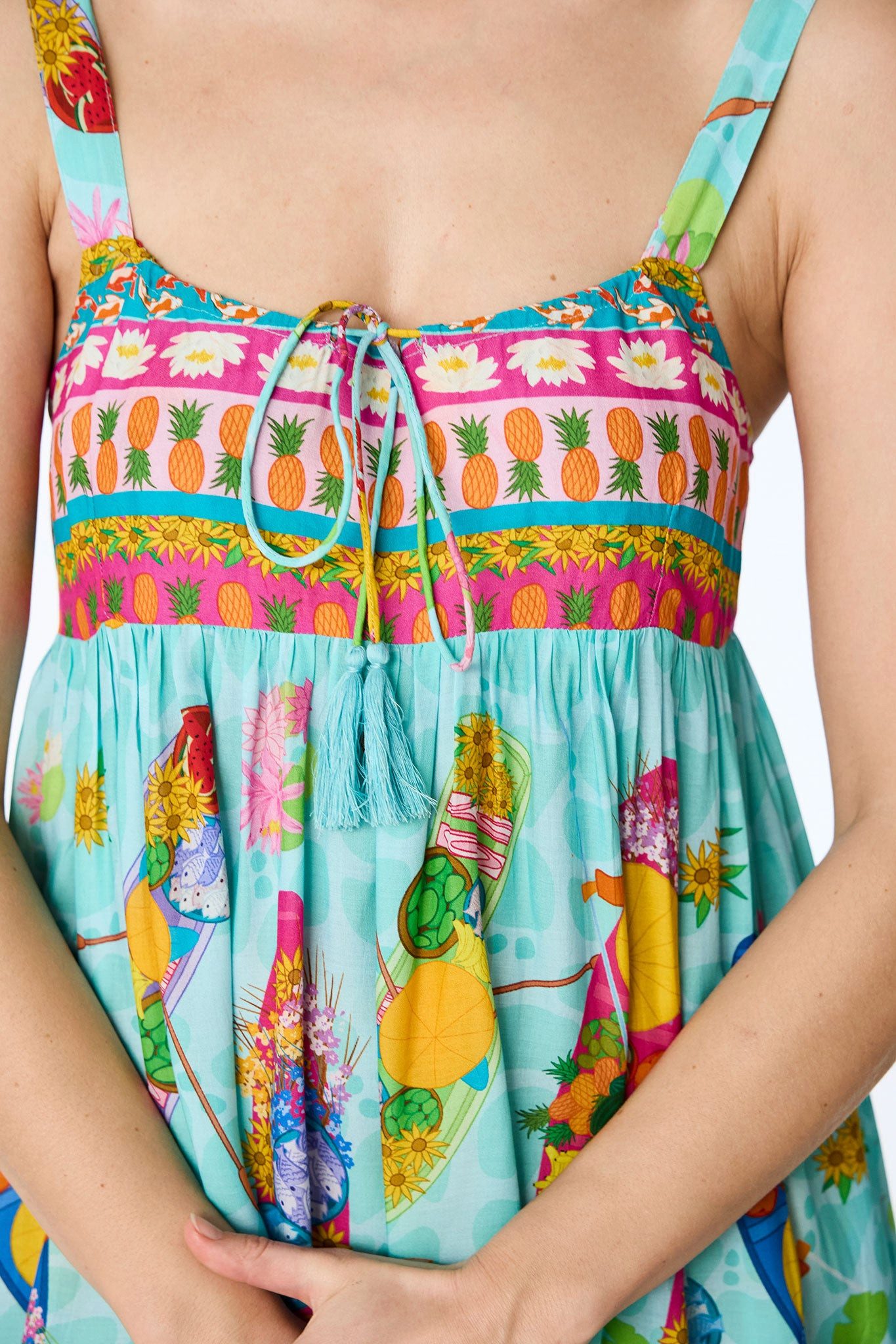 Himalaya Clothing Sommerkleid Kleid Damen mit verspieltem Muster - Edel fallendes Trägerkleid Luftiges Maxikleid atmungsaktiv mit Taschen und verspieltem Print-Mix