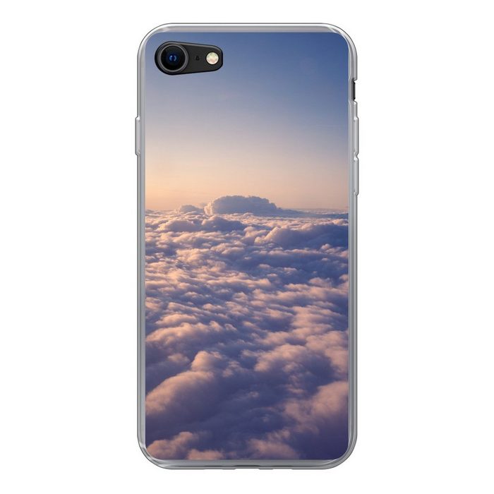 MuchoWow Handyhülle Bild eines bewölkten Himmels bei Sonnenaufgang Handyhülle Apple iPhone 7 Smartphone-Bumper Print Handy Schutzhülle