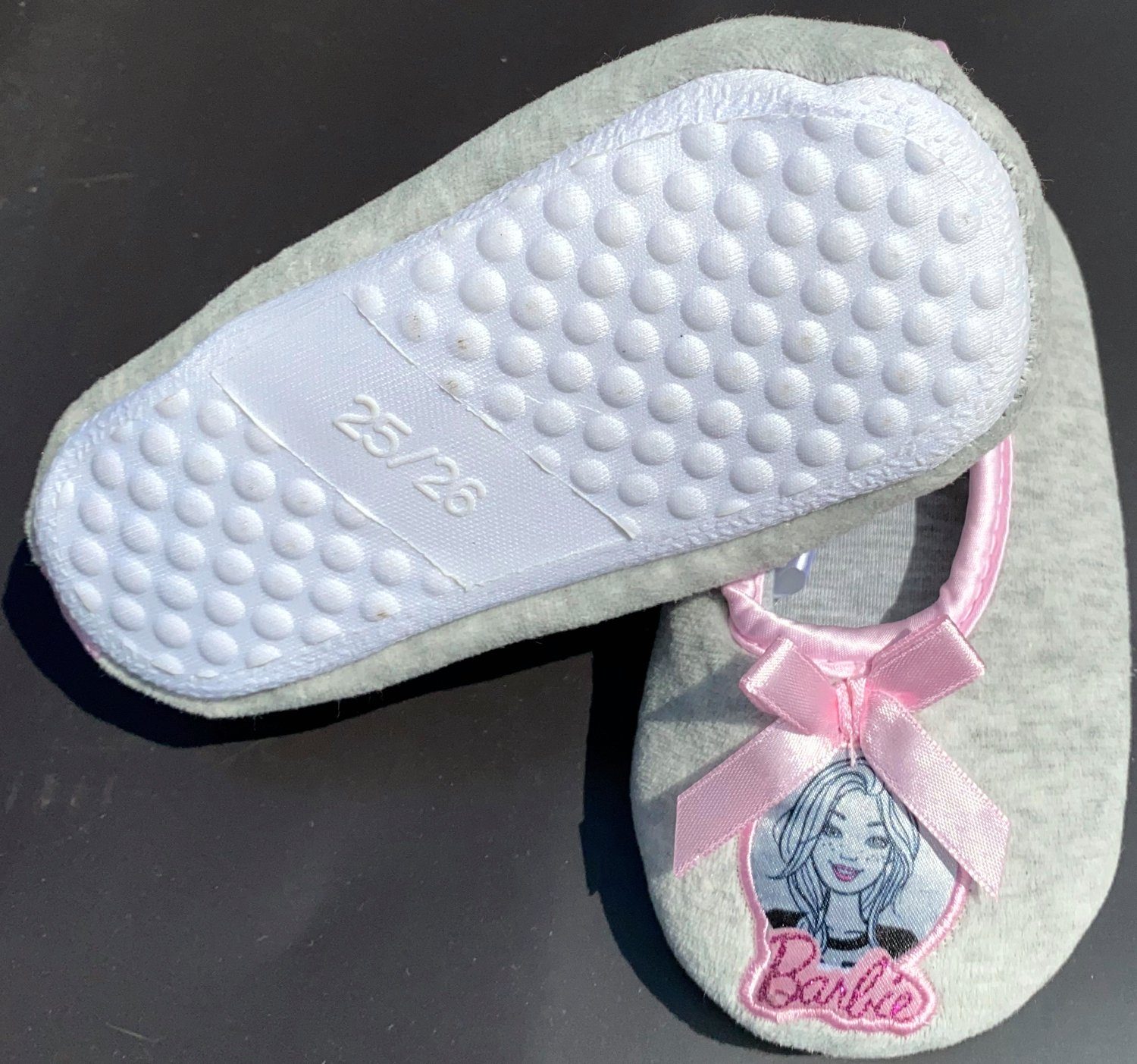 Barbie BARBIE Hausschuhe grau rosa Mädchenschuhe Slipper Pantoffeln Kinderschuhe für Kita Schule weich + warm Ballett Stil Gr.21 22 23 24 25 26 Hausschuh