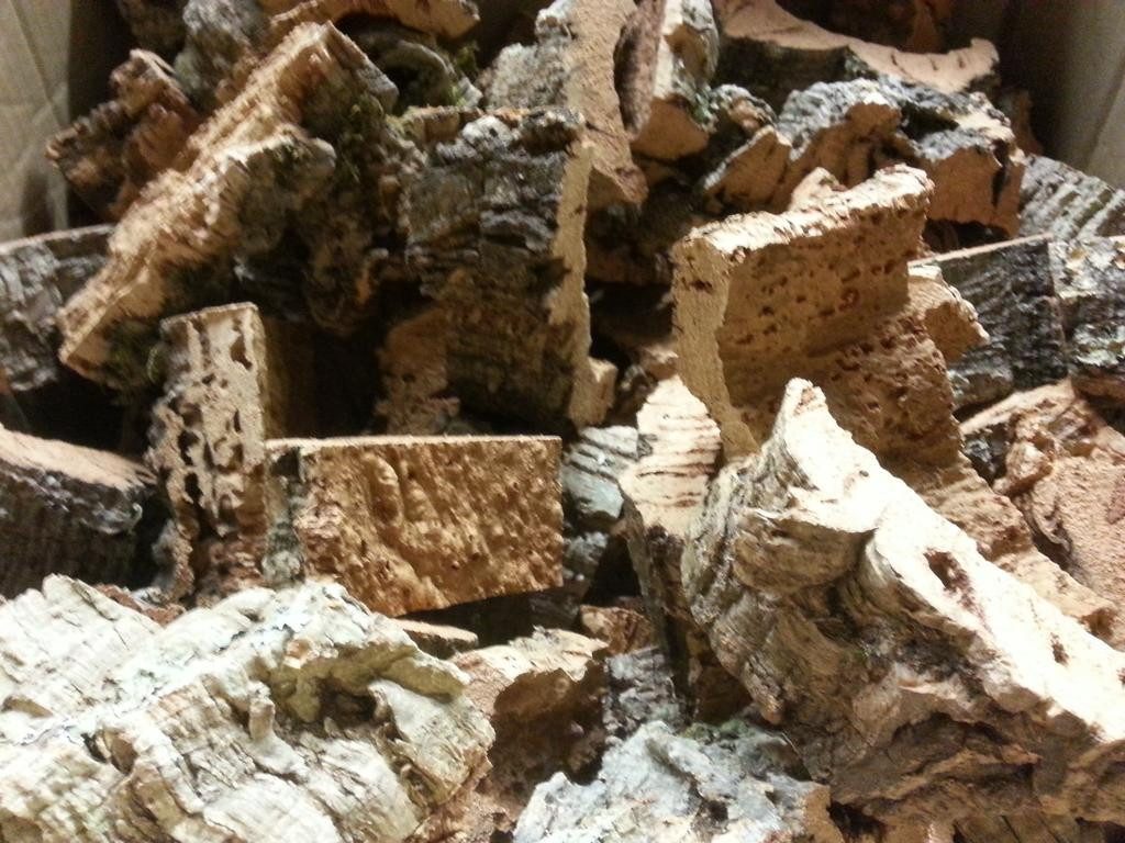 Kork-Deko.de Terrariendeko 500g Korkbruchstücke in verschiedenen Formen und Größen