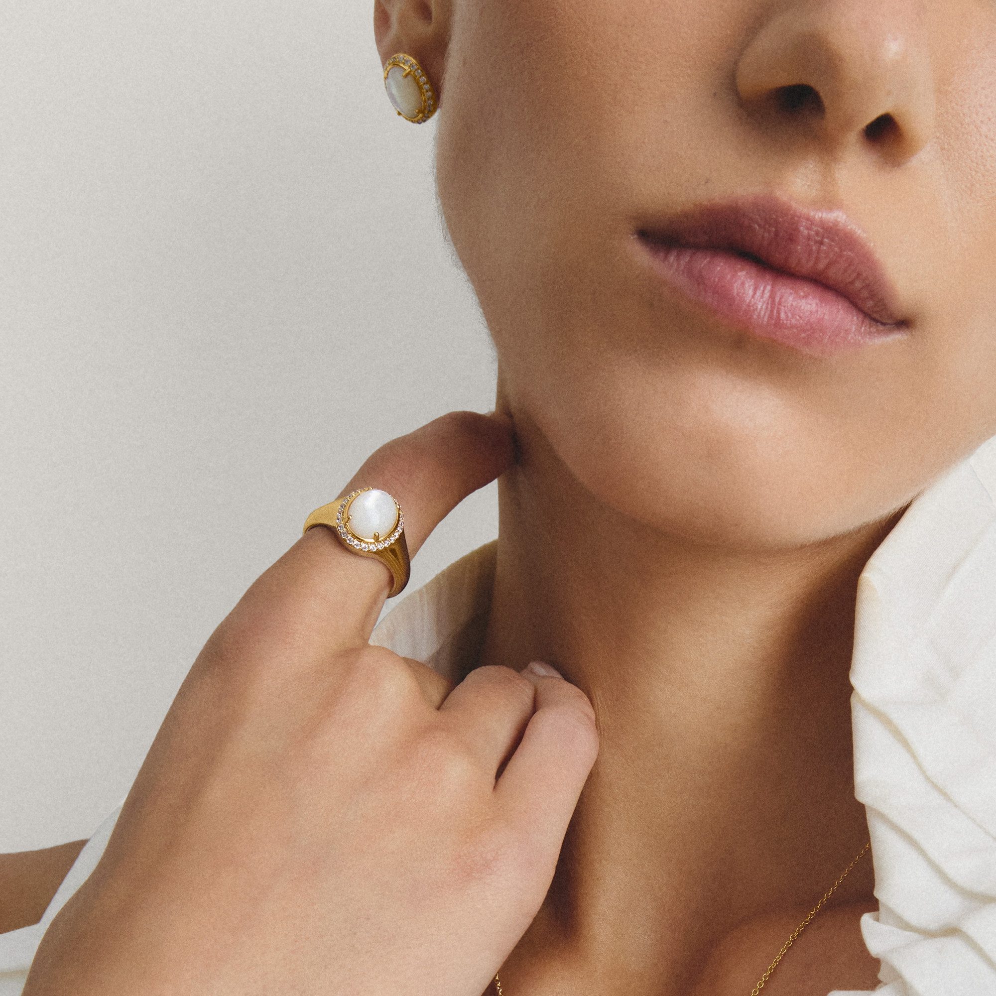 THOMAS SABO Fingerring Fluid Elegance Cocktailring, mit Zirkonia (synth) - mit Perlmutt