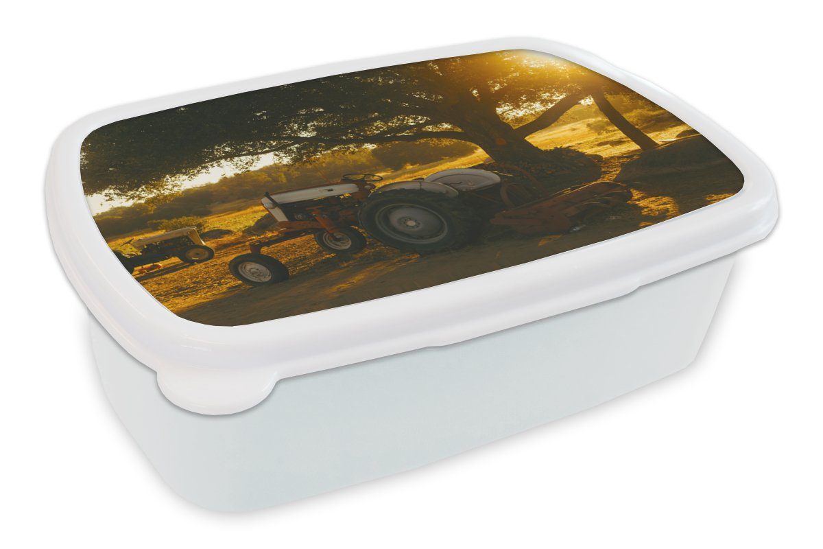 MuchoWow Lunchbox Traktor - Sonne - Baum - Landschaft, Kunststoff, (2-tlg), Brotbox für Kinder und Erwachsene, Brotdose, für Jungs und Mädchen weiß