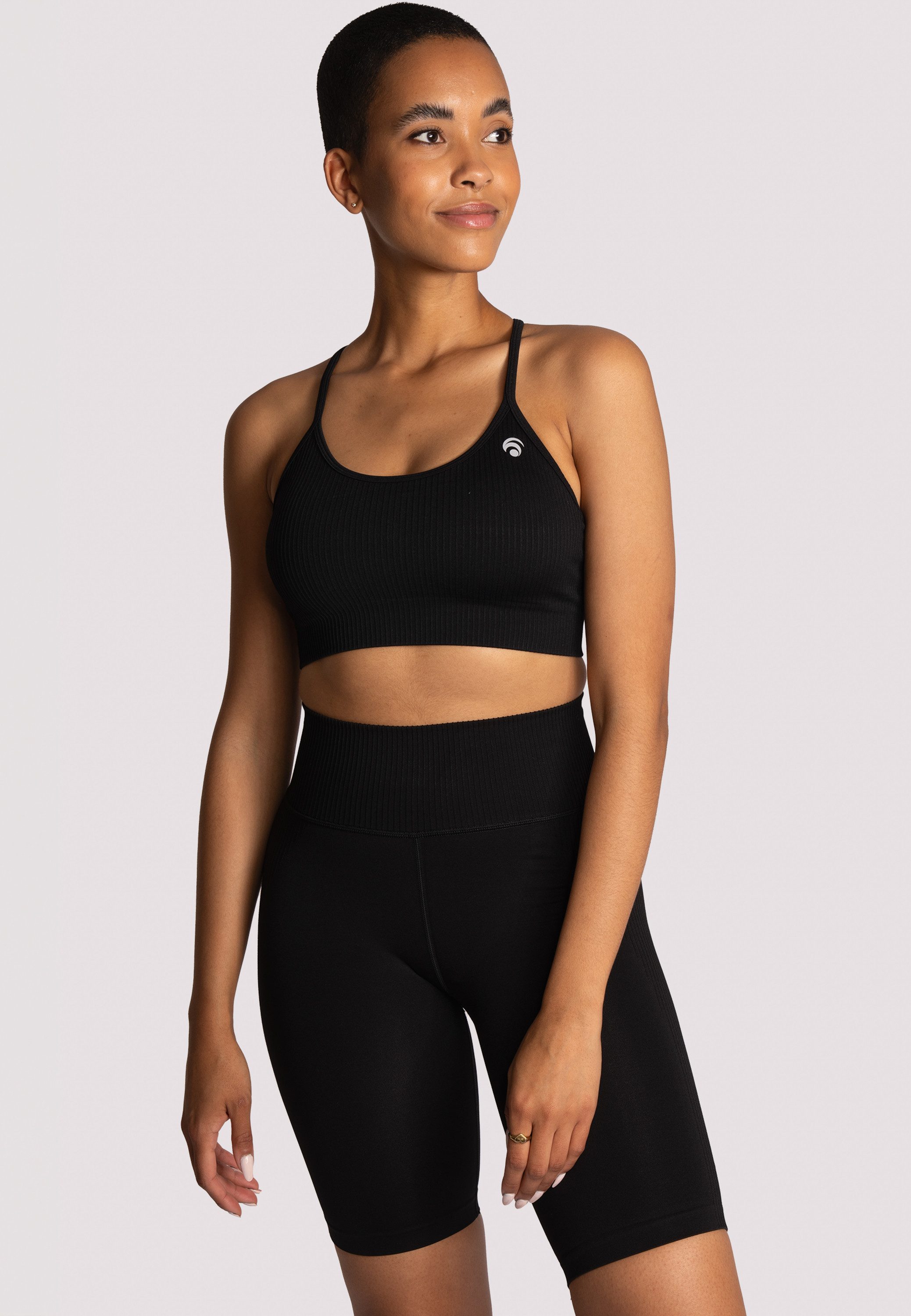 OCEANSAPART Shorts Sydney (1-tlg) mit Shaping-Funktion & Vierfach-Stretch