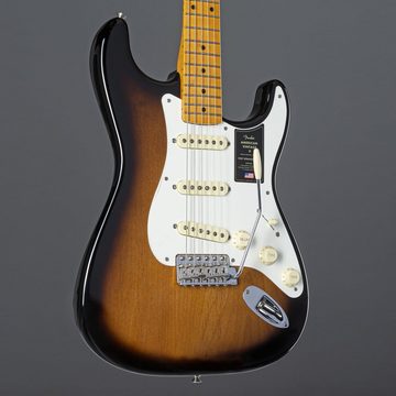 Fender E-Gitarre, E-Gitarren, ST-Modelle, American Vintage II 1957 Stratocaster MN 2-Color Sunburst -