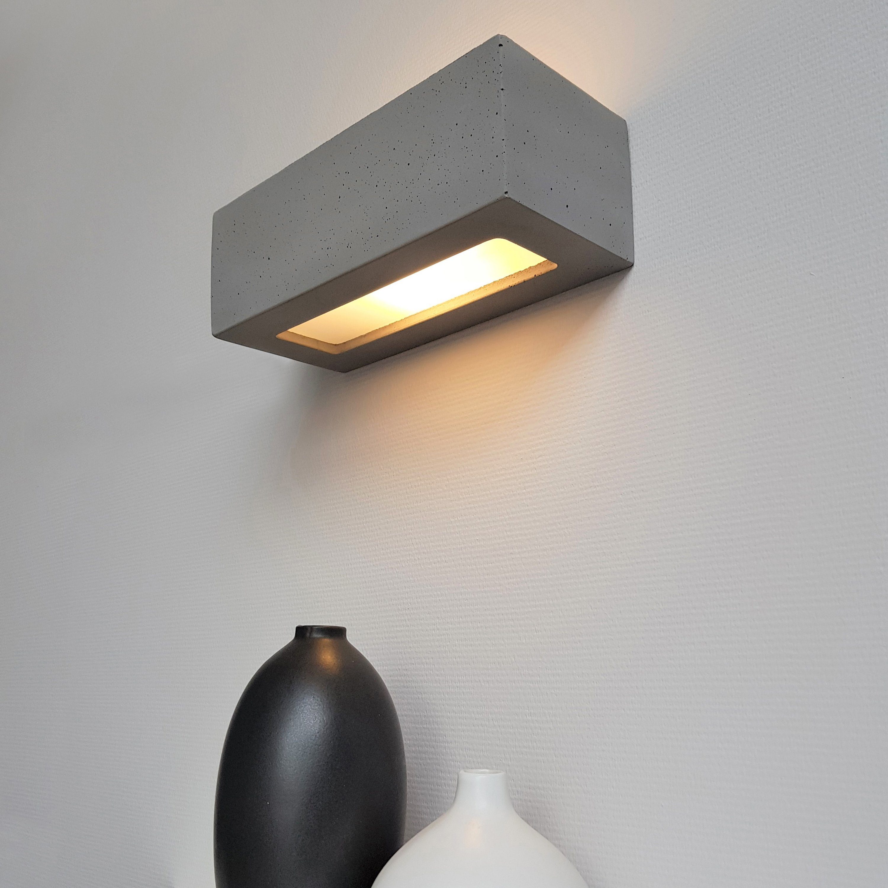 SPOT Light Wandleuchte BLOCK, ohne Leuchtmittel, Naturprodukt aus echtem  Beton, Handgefertigt, Made in EU, Lichtstrom nach oben und unten