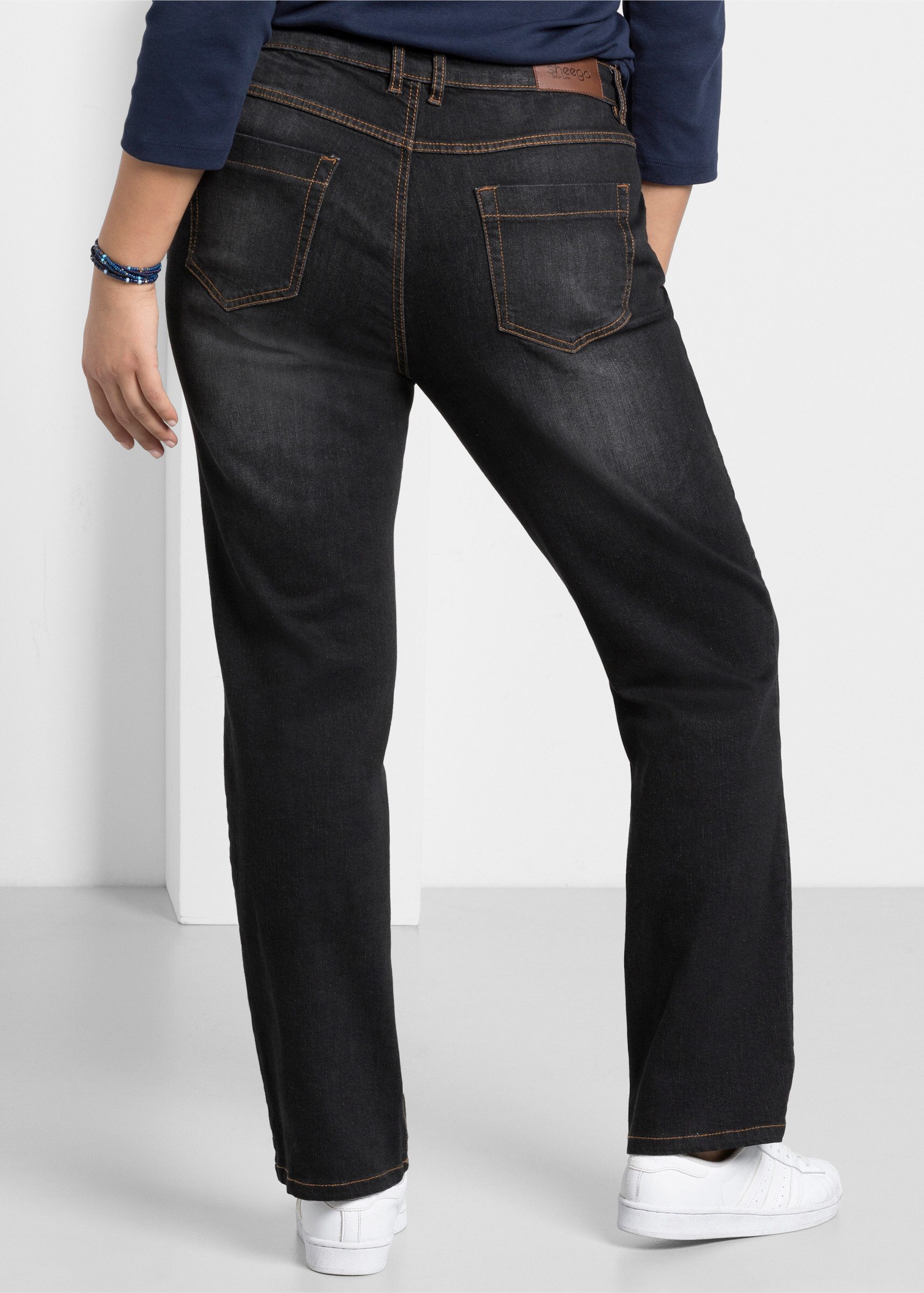 Sheego Bequeme Jeans Stretch-Jeans »Die Gerade« mit Used-Effekten – Bild 3 von 5