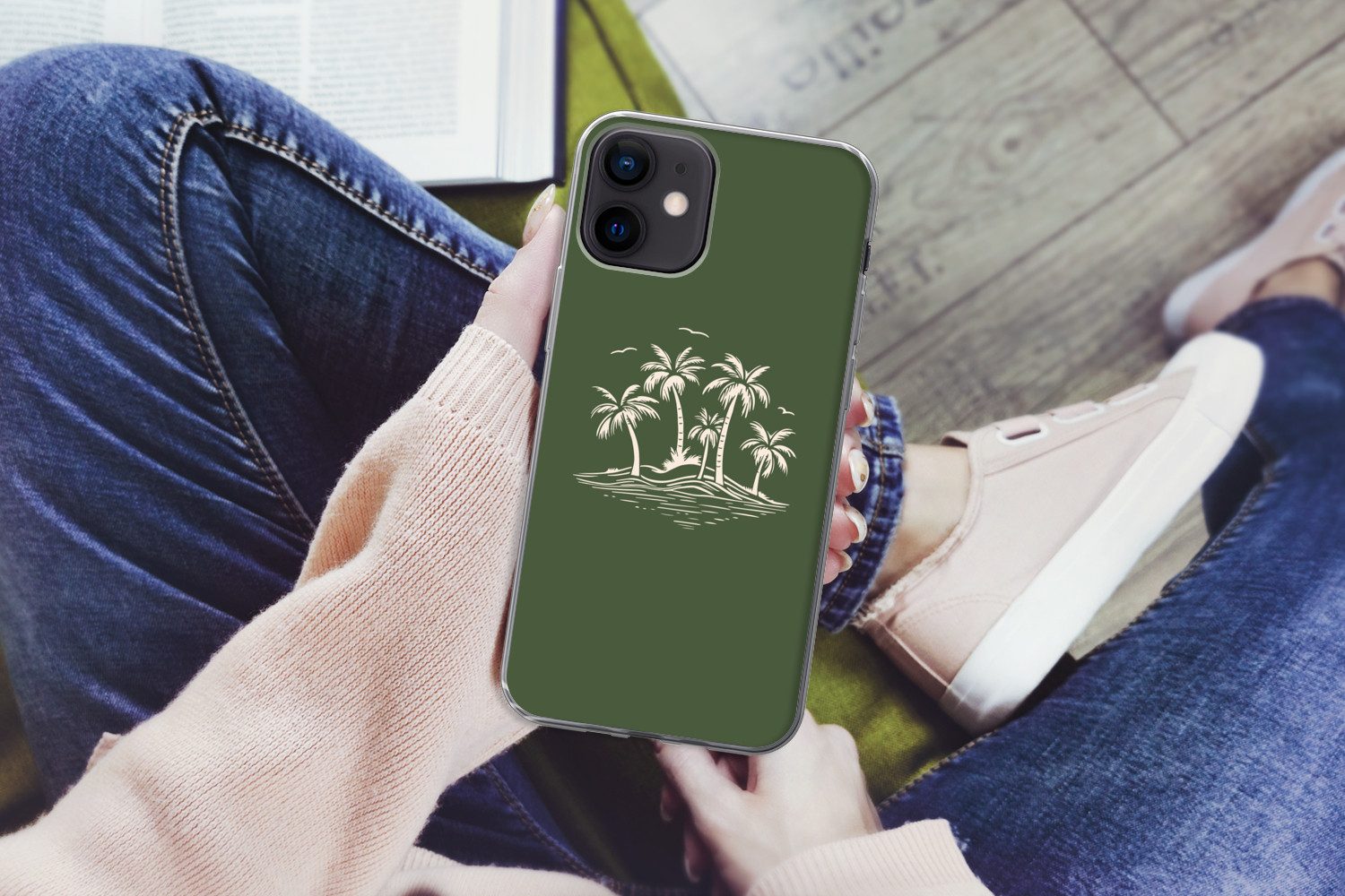 MuchoWow Handyhülle für Apple iPhone 12 Palmen - Strand - Grün - Beige - Tropisch, Smartphone-Bumper, Print, Handy Schutzhülle Dünn