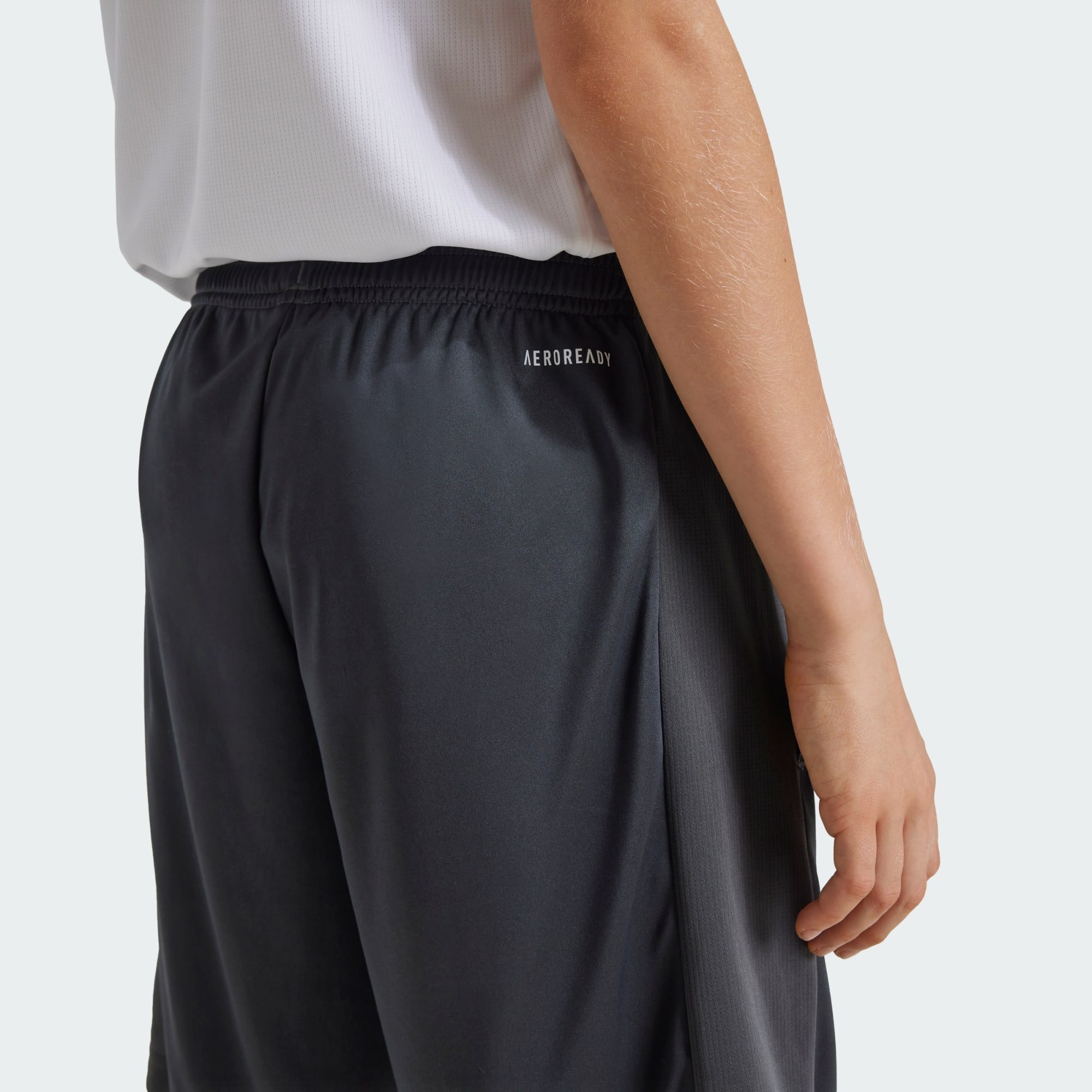 adidas Performance Shorts TRAIN ESSENTIALS LOGO REGULAR FIT KIDS SHORTS (1-tlg)