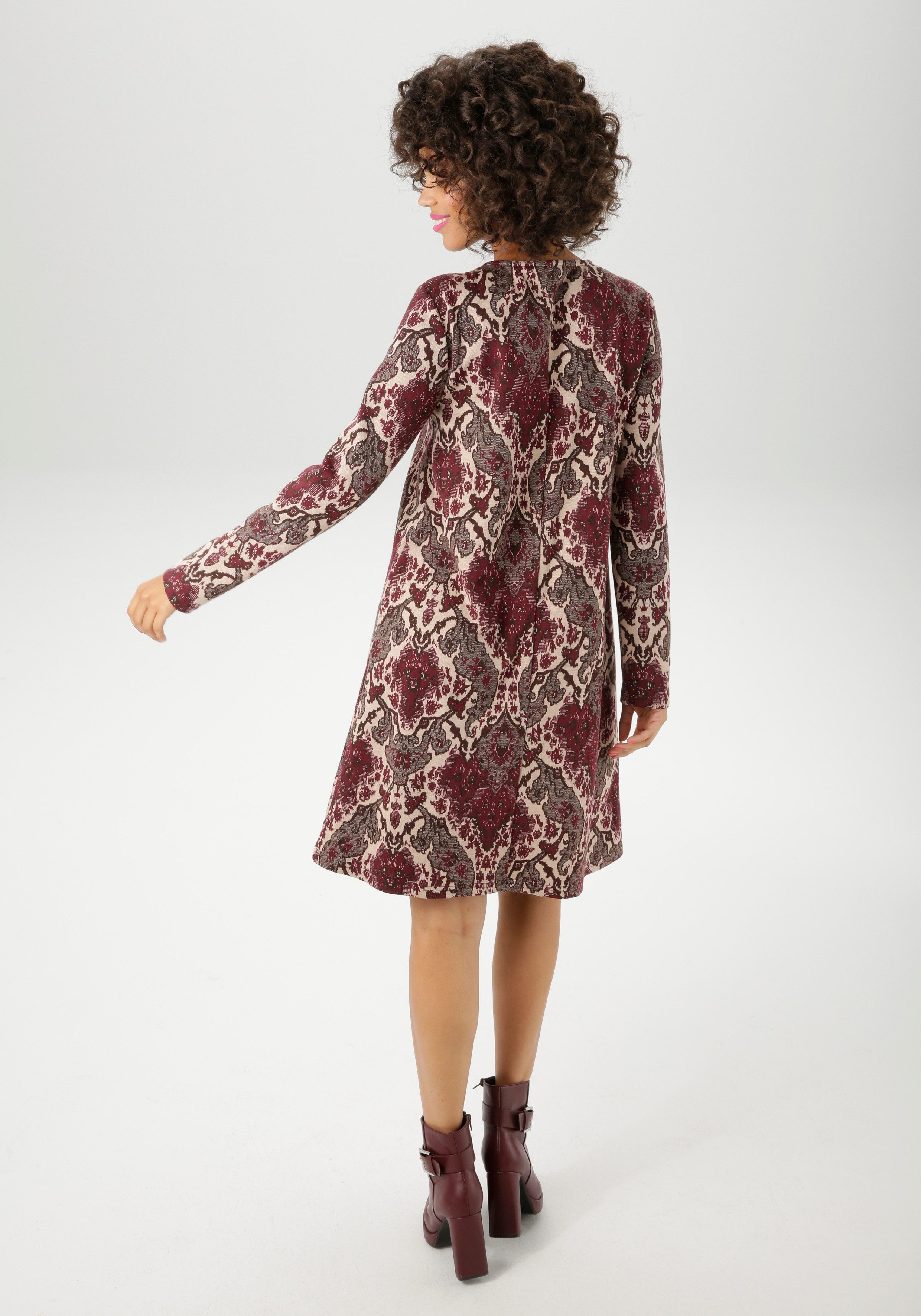 Aniston CASUAL A-Linien-Kleid mit extravagantem Ornament-Muster