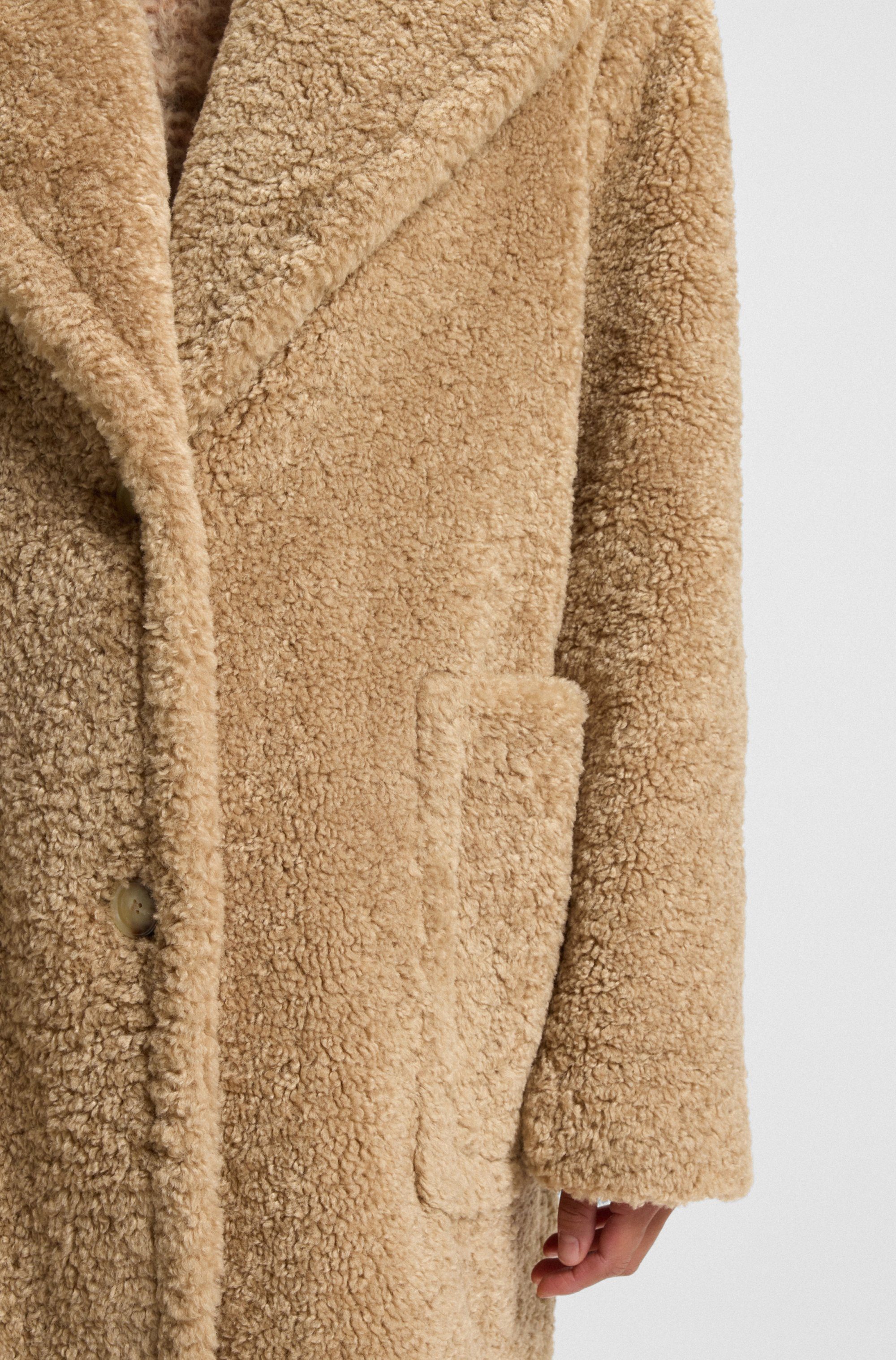 BOSS ORANGE Kurzmantel Catedy Premium Damenmode aus softem Teddy, Relaxed Fit