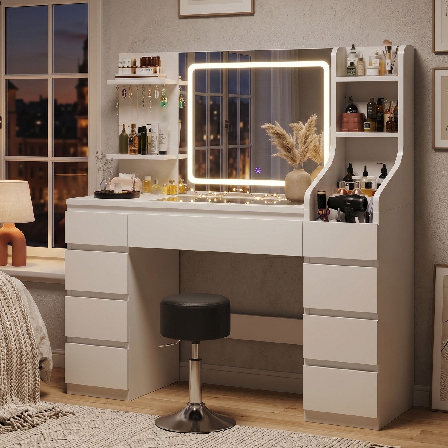 HOMALL Schminktisch Dreifarbiger, LED-beleuchteter Schminktisch Extra großer Stauraum (Maße: 135 × 40 × 137 cm, Arbeitsplatte aus gehärtetem Glas, mit 7 offenen Ablagefächern + 9 Schubladen, 2 Steckdosen + 1 USB-Anschluss + 1 Typ-C-Anschluss, Halterung fü