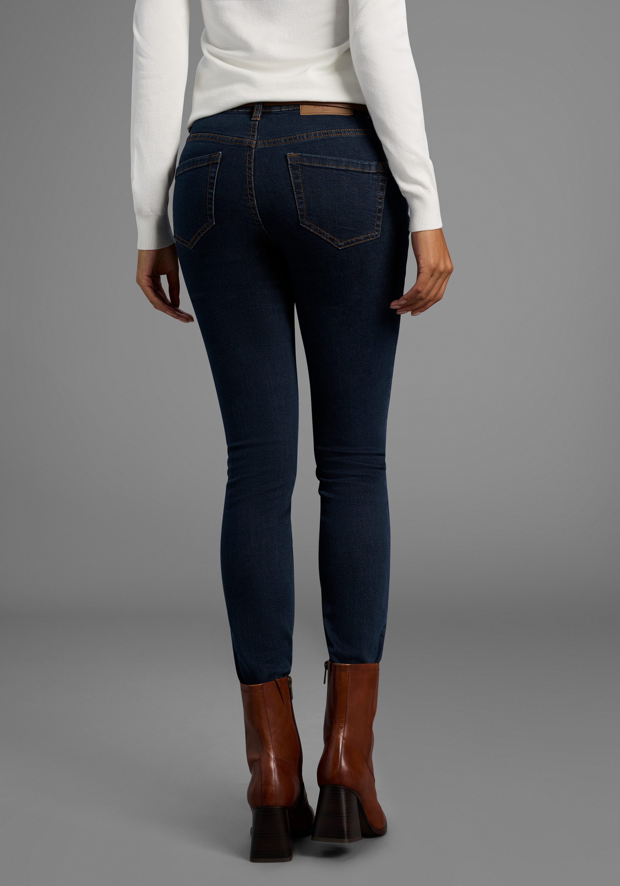 Arizona Slim-fit-Jeans Bund mit seitlichem Gummizugeinsatz schmale Passform, Röhrenjeans, Used-Waschung, hohe Leibhöhe