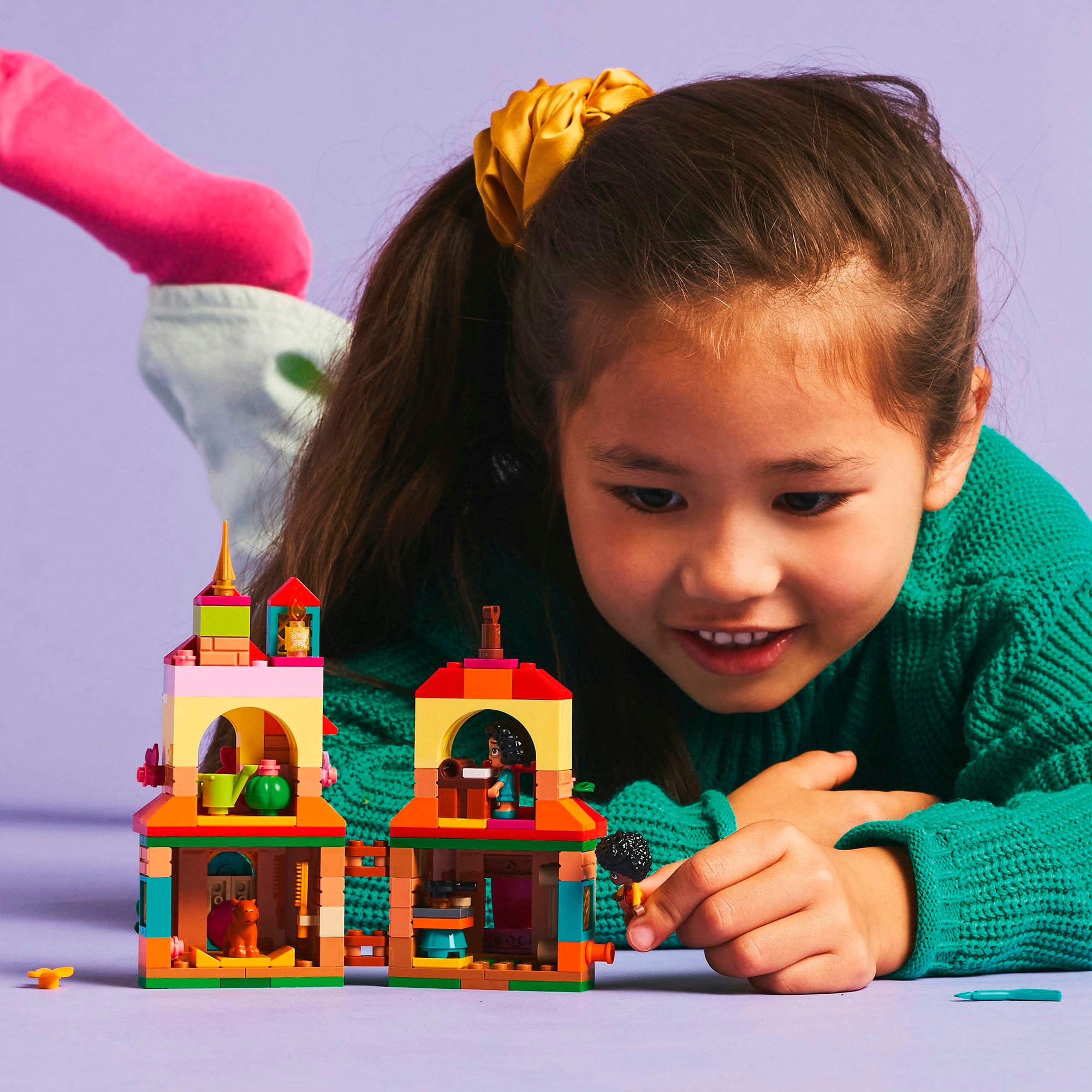 LEGO® Encanto Mini-Haus (43261), LEGO Disney Classic Konstruktionsspielstei günstig online kaufen