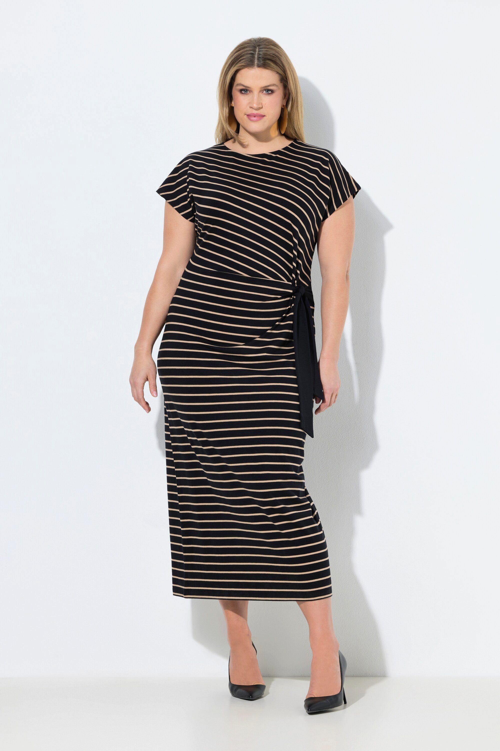 Maxikleid Maxikleid Ringel Slim Rundhals Halbarm