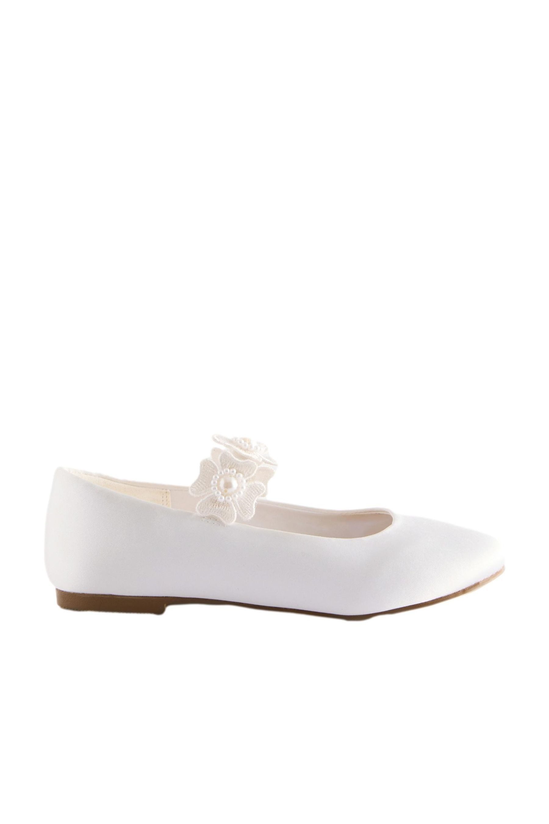 Festliche Schuhe mit Ansteckblume Ballerina