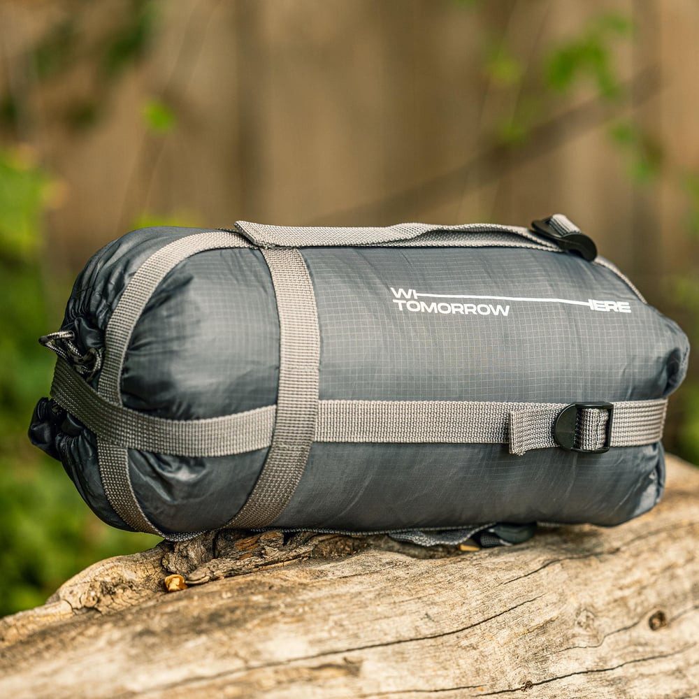 Lumaland Mumienschlafsack Where Tomorrow Camping Schlafsack Small & Light, mit Tasche - 220 x 80 x 50 cm wasserabweisend Konturkapuze Wärmekragen