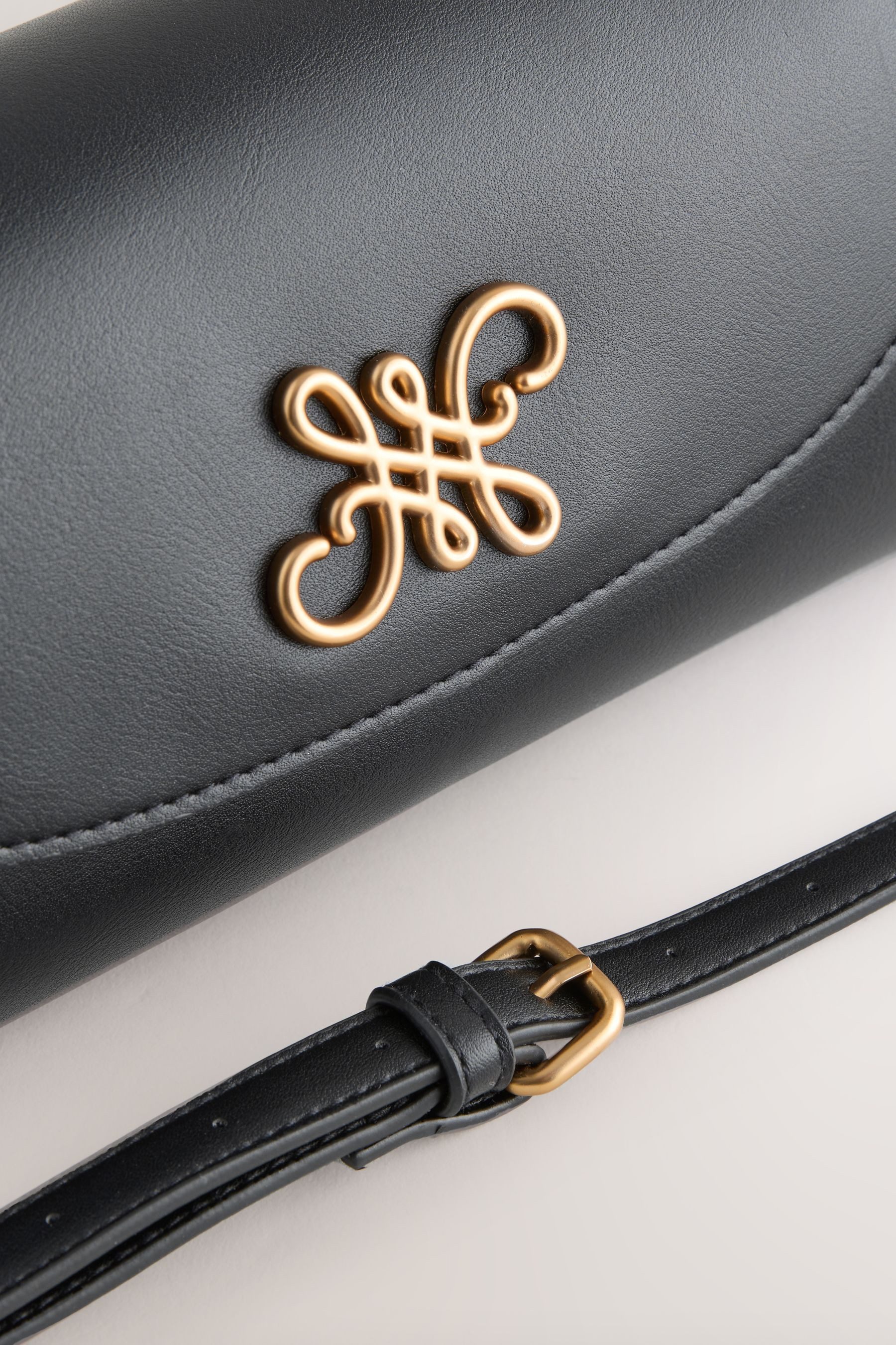 Next Umhängetasche Gesteppte Handtasche (1-tlg)