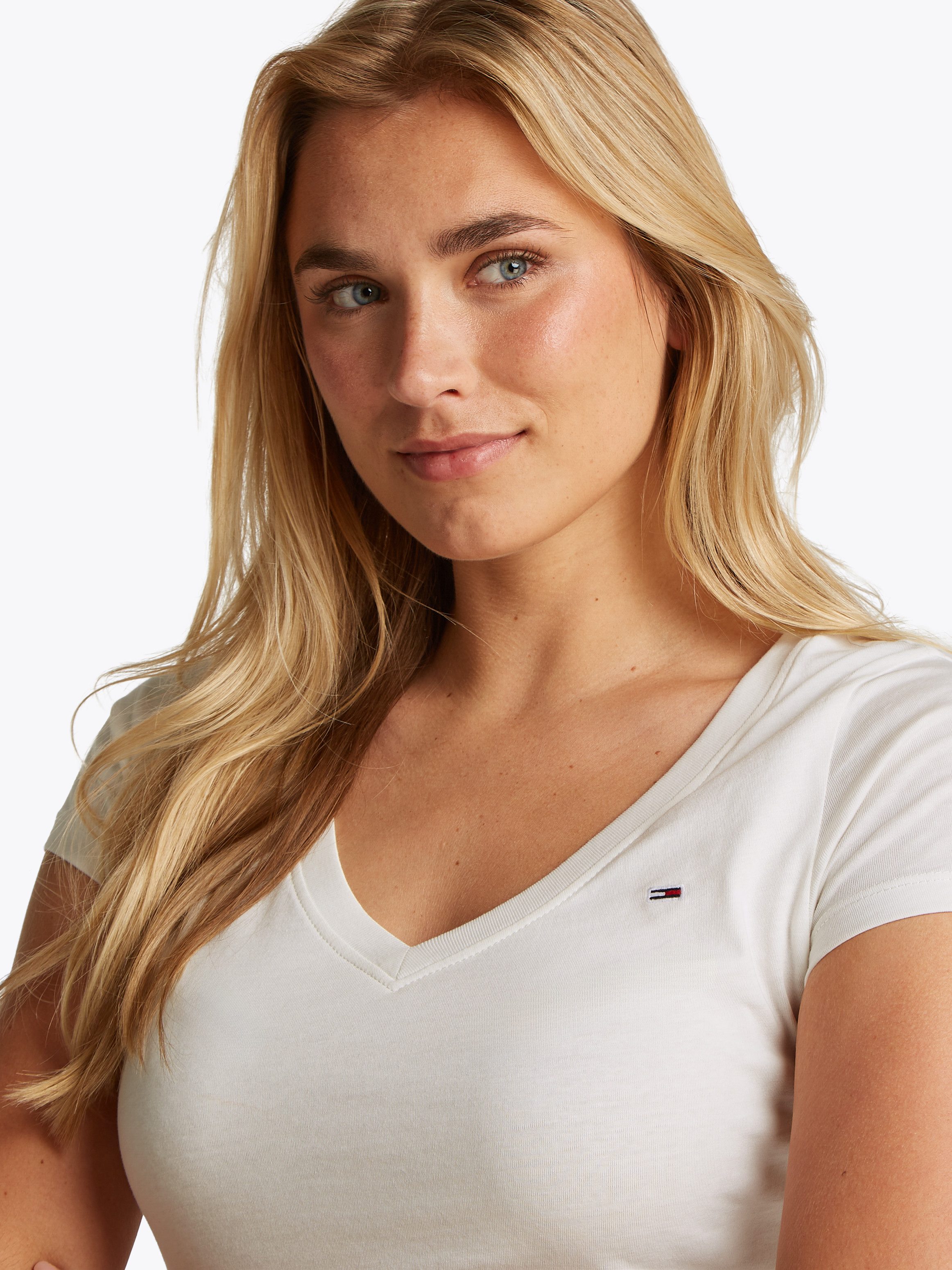 Tommy Jeans Kurzarmshirt TJW SLIM V-NECK TEE mit Logo-Stickerei günstig online kaufen