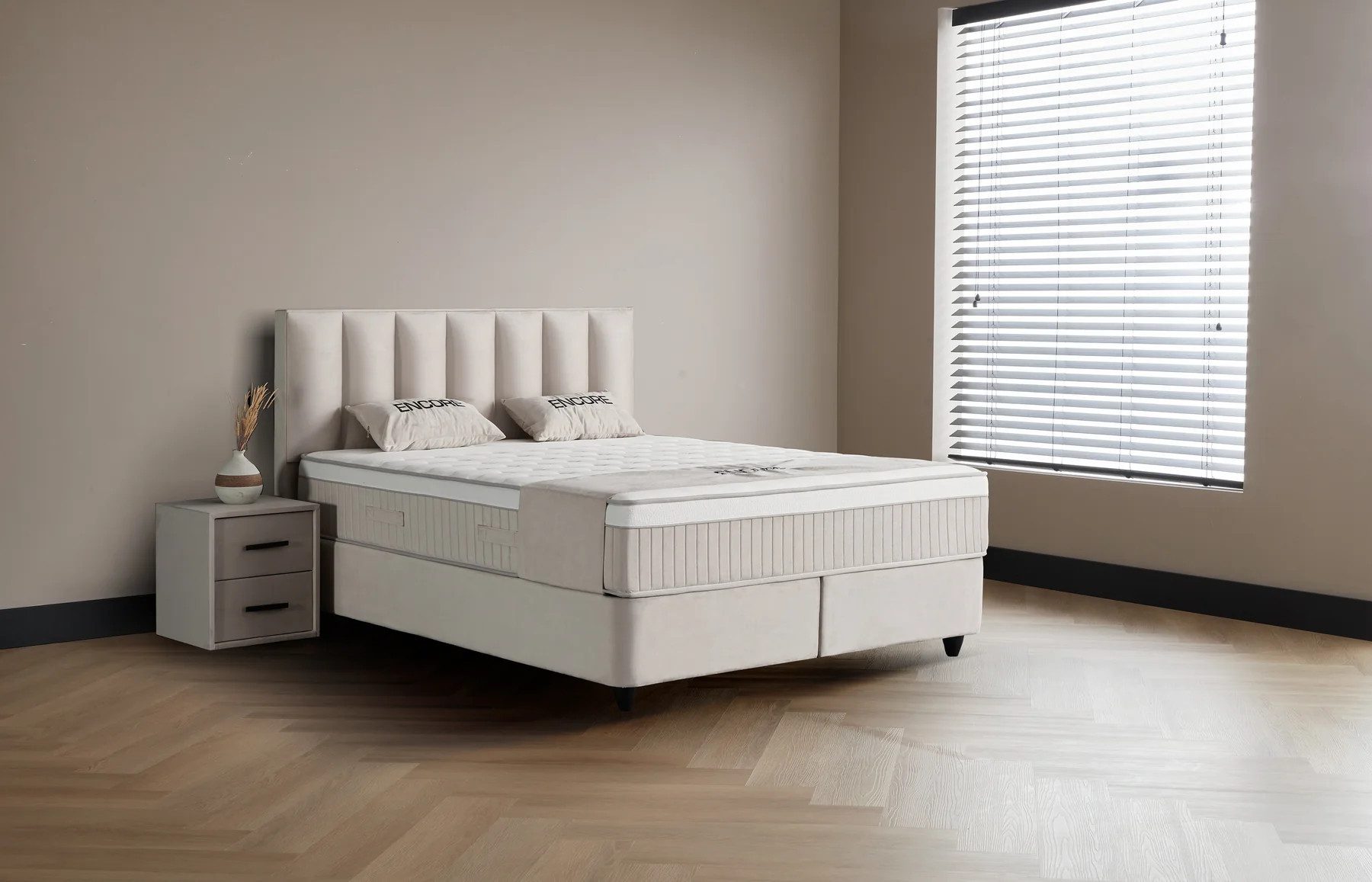 abc bedding Boxspringbett Komfortbett ENCORE mit stilvollem Samtbezug in beige, Voll-orthopädisches Schlafsystem inklusive Bettkasten