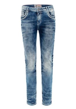Cipo & Baxx Bequeme Jeans mit dezenten Nähten in Straight Fit