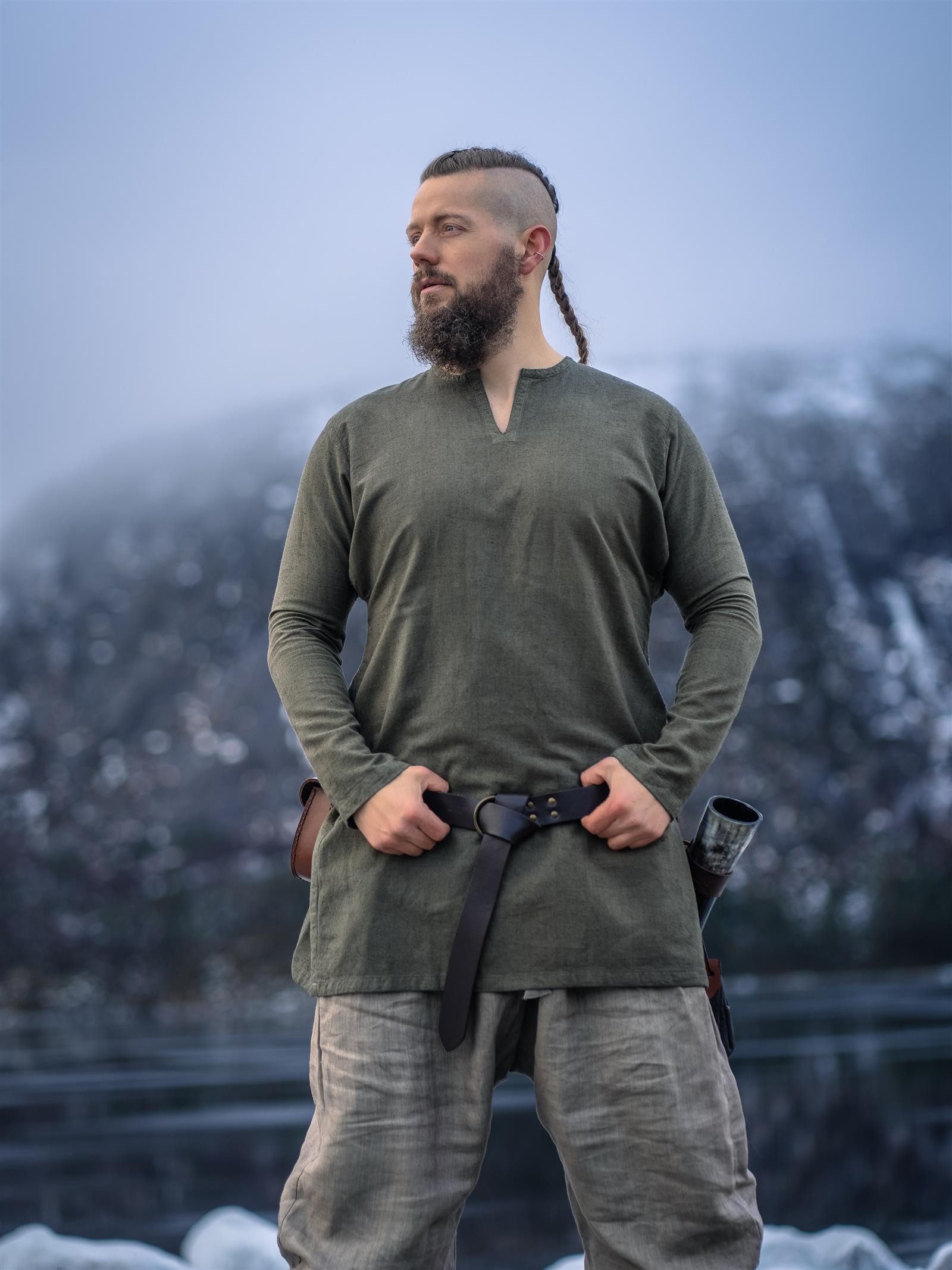 Leonardo Carbone Wikinger-Kostüm Langarm-Tunika "Ragnar" aus Leinen, seitliche Einsätze, V-Ausschnitt