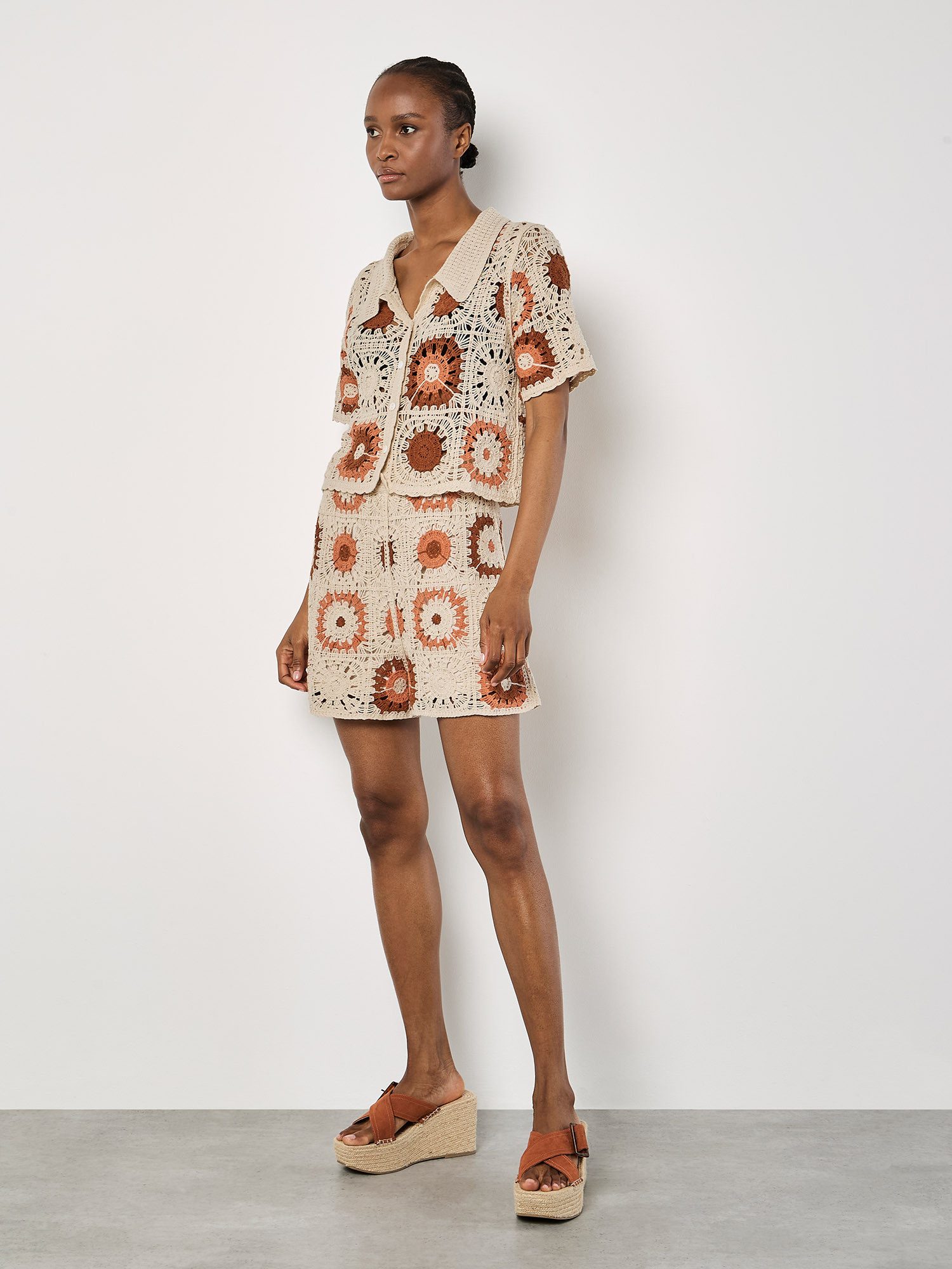 Apricot Spitzenshirt Häkeltop mit Kragen günstig online kaufen