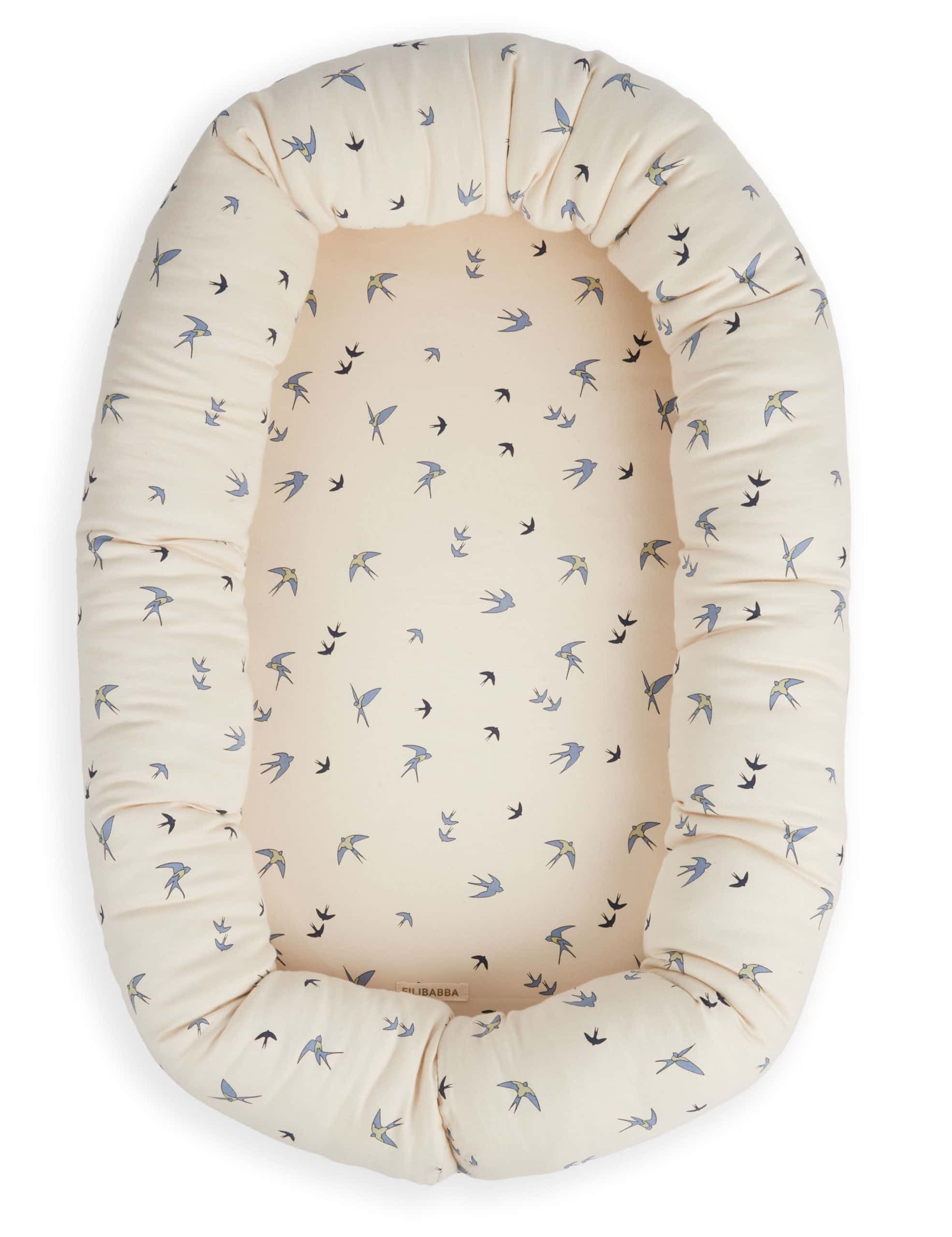 FILIBABBA Babybett Filibabba Babynest Dancing Swallow – gemütliches Babybett, Bio-Baumwolle, Das innovative 2-in-1-Design