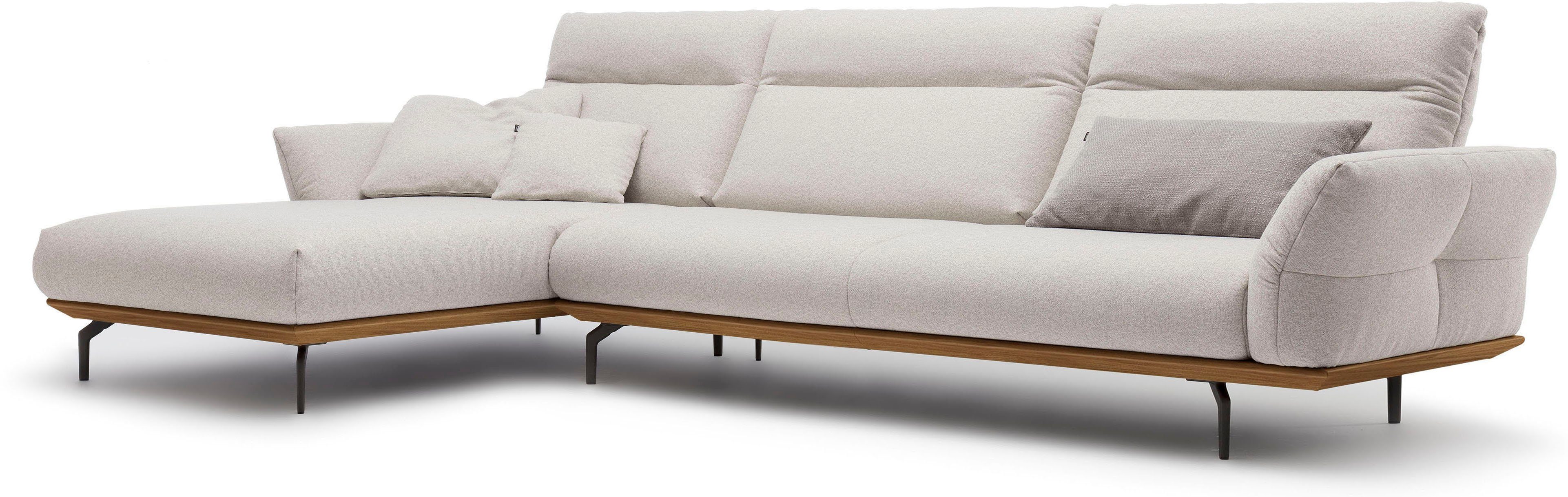 Creation BY ROLF BENZ Ecksofa CR.460 Designsofa mit erstklassigem Sitzkomfort, Sockel in Nussbaum, Winkelfüße in Umbragrau, Breite 338 cm