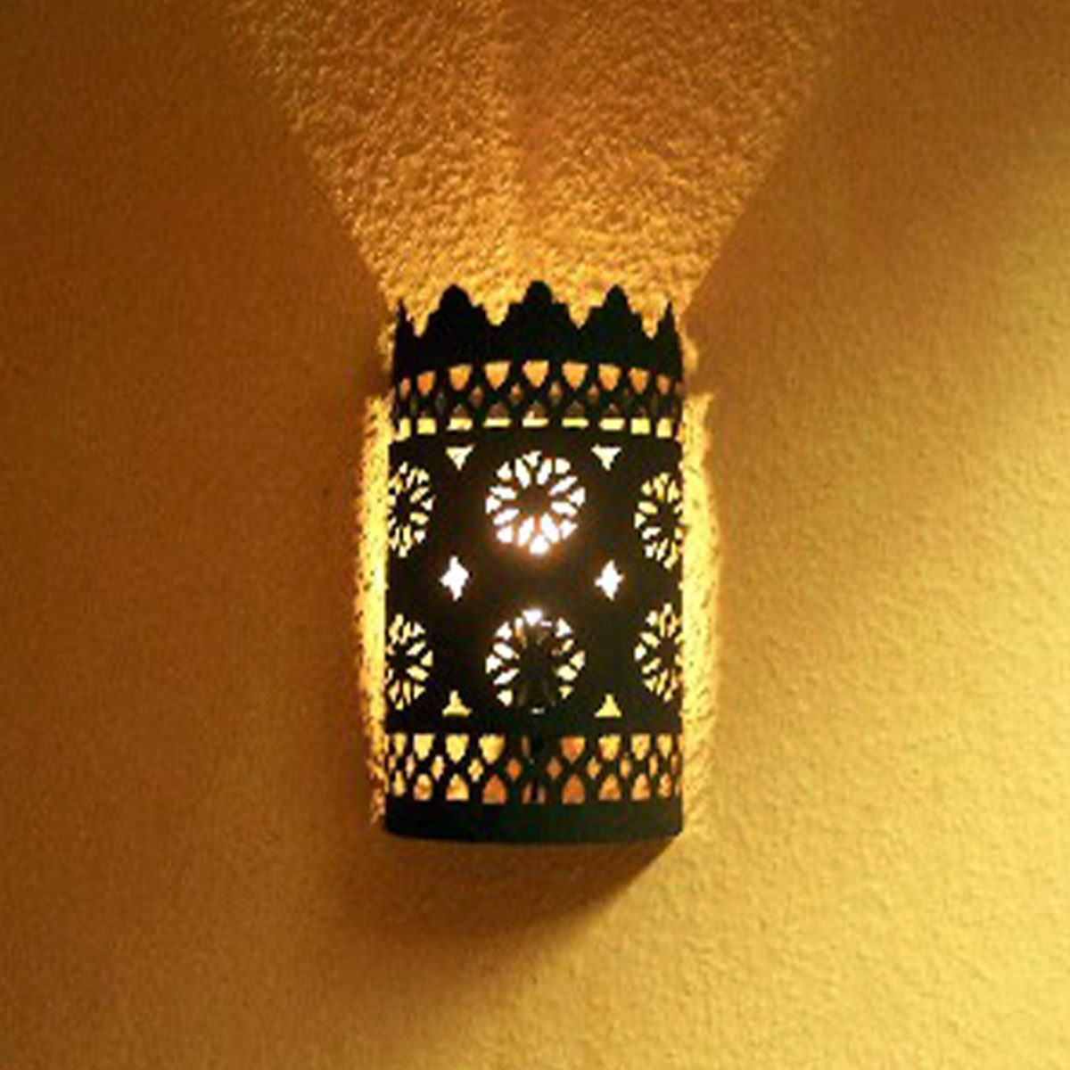 Marrakesch Orient & Mediterran Interior Wandleuchte Orientalische Wandlampe Lera handgefertigt aus Metall in Schwarz 30 cm, Handarbeit