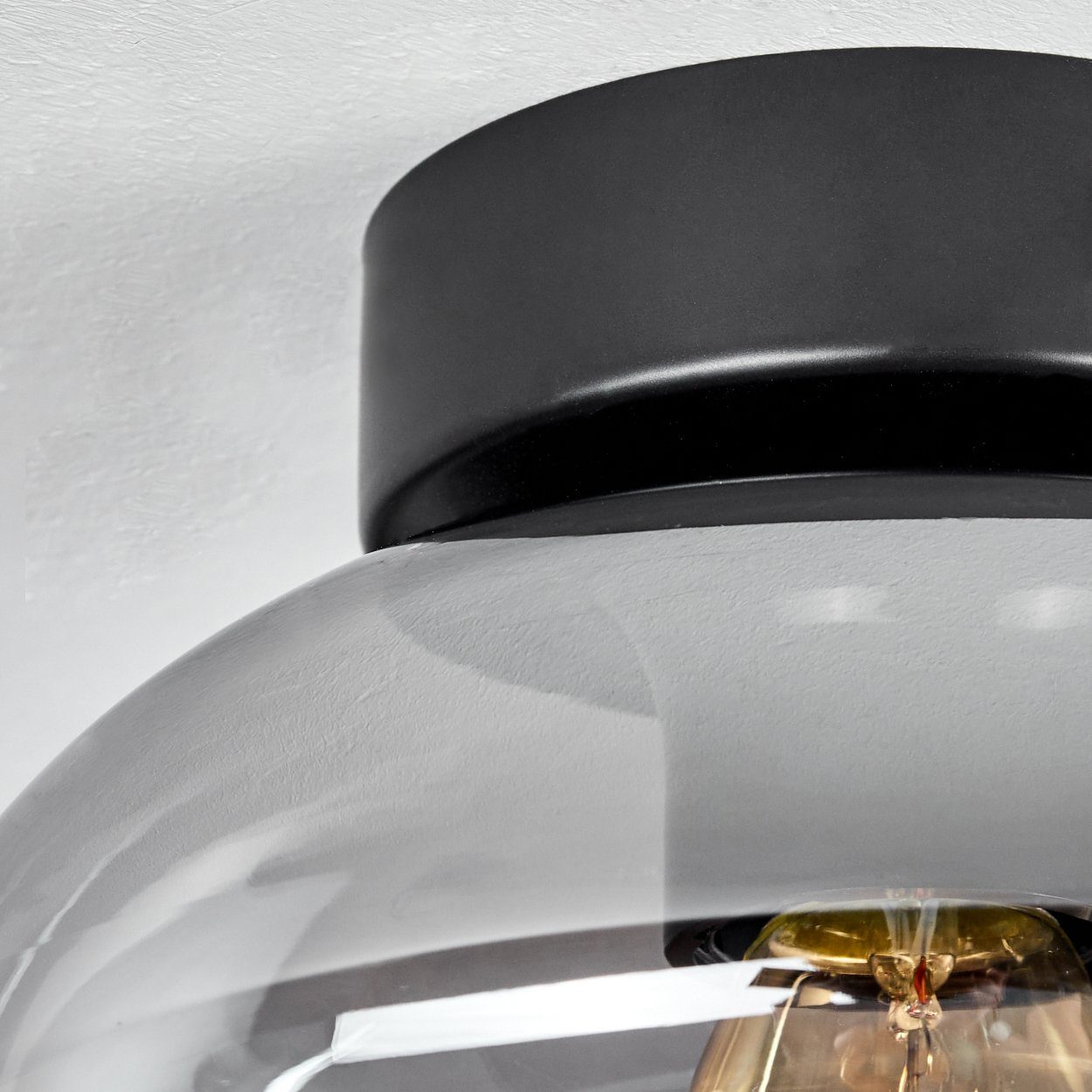 hofstein Deckenleuchte moderne Deckenlampe aus Metall/Glas in Schwarz/Rauchfarben, ohne Leuchtmittel, Leuchte mit Schirm aus Rauchglas (18,5 cm), 1 x E27 – Bild 3 von 5