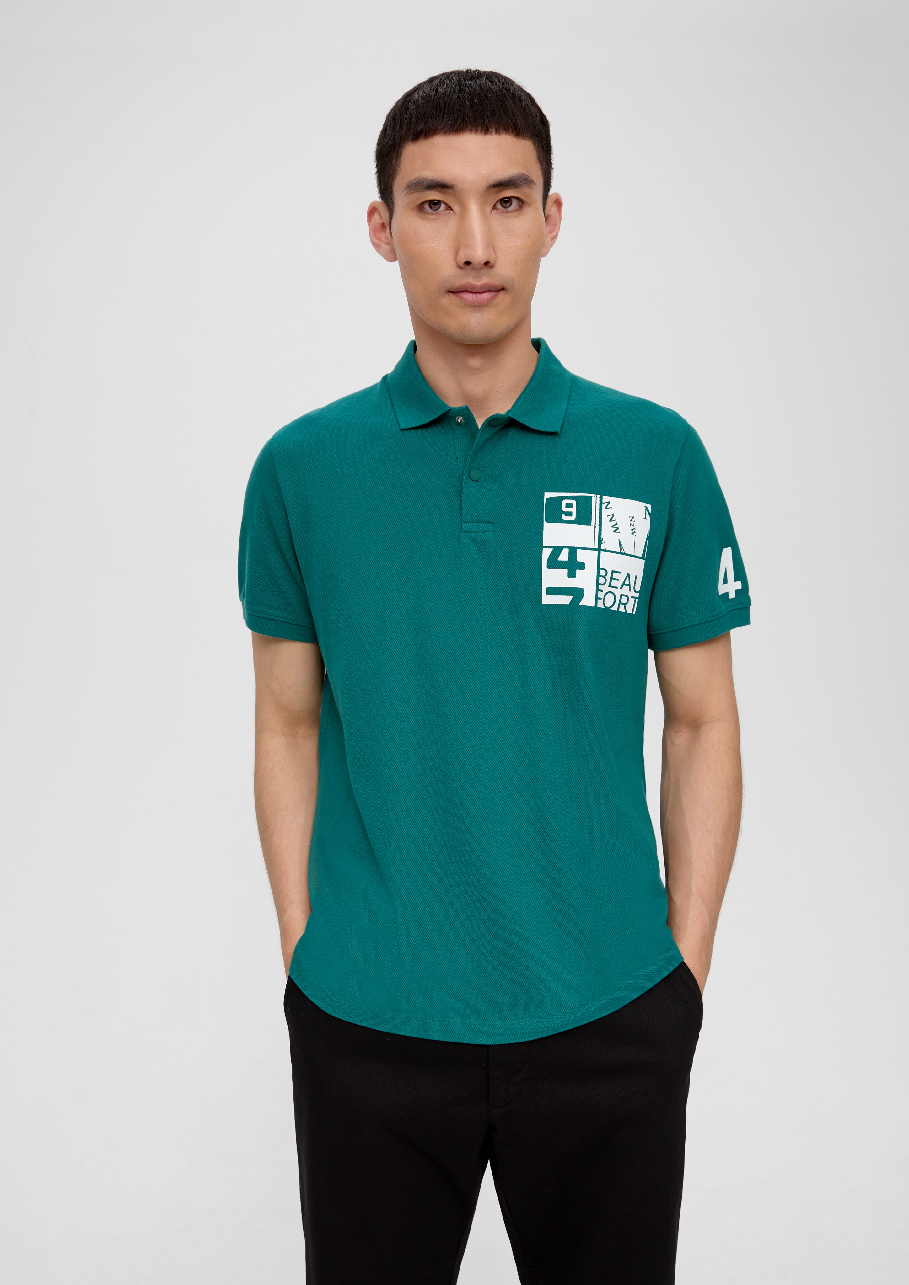s.Oliver Kurzarmshirt Logo smaragd aus Baumwollstretch Poloshirt