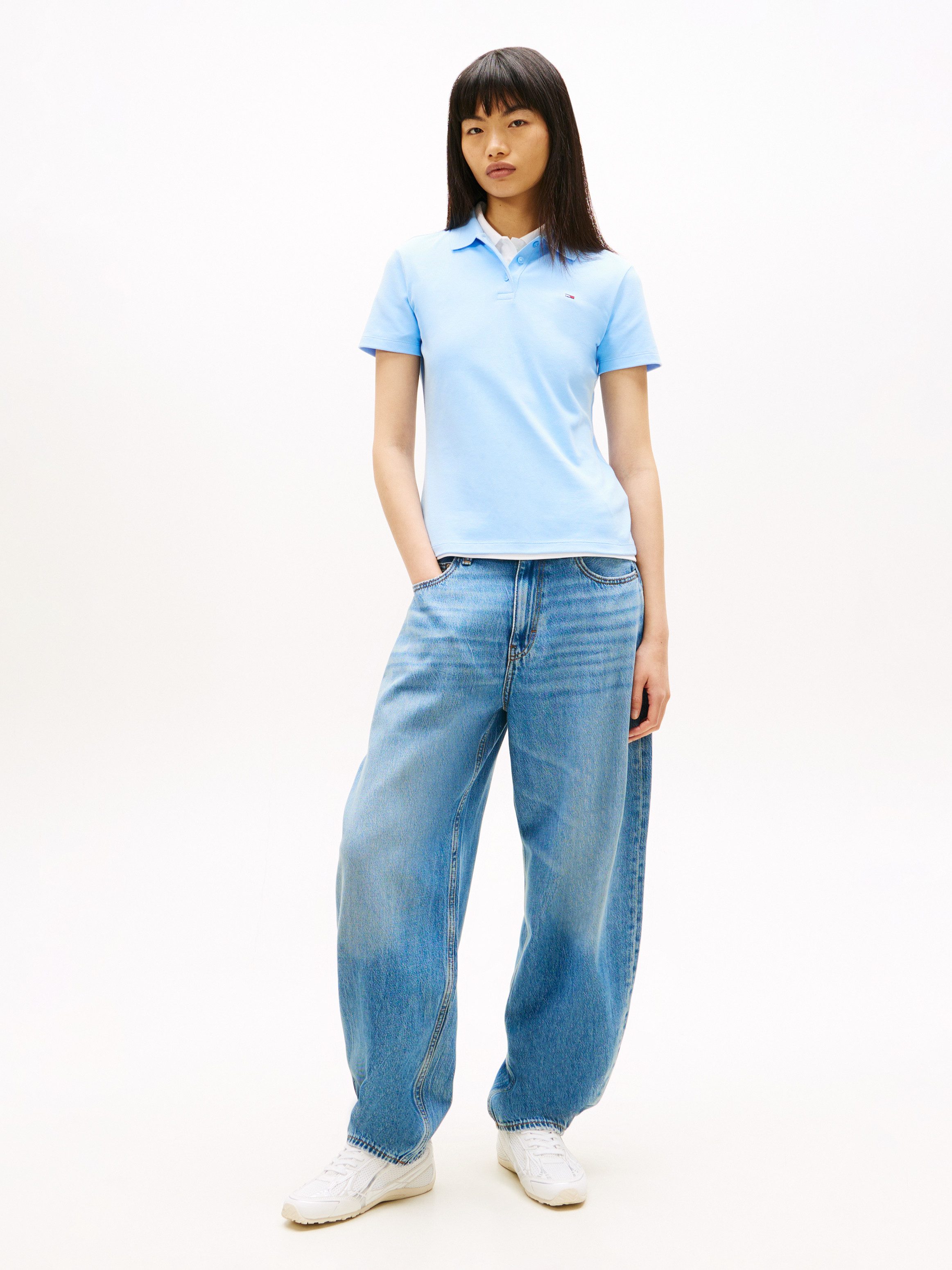 Tommy Jeans Poloshirt TJW SLIM ESSENTIAL POLO SHORT SLEEVE mit Logostickerei, Piqué