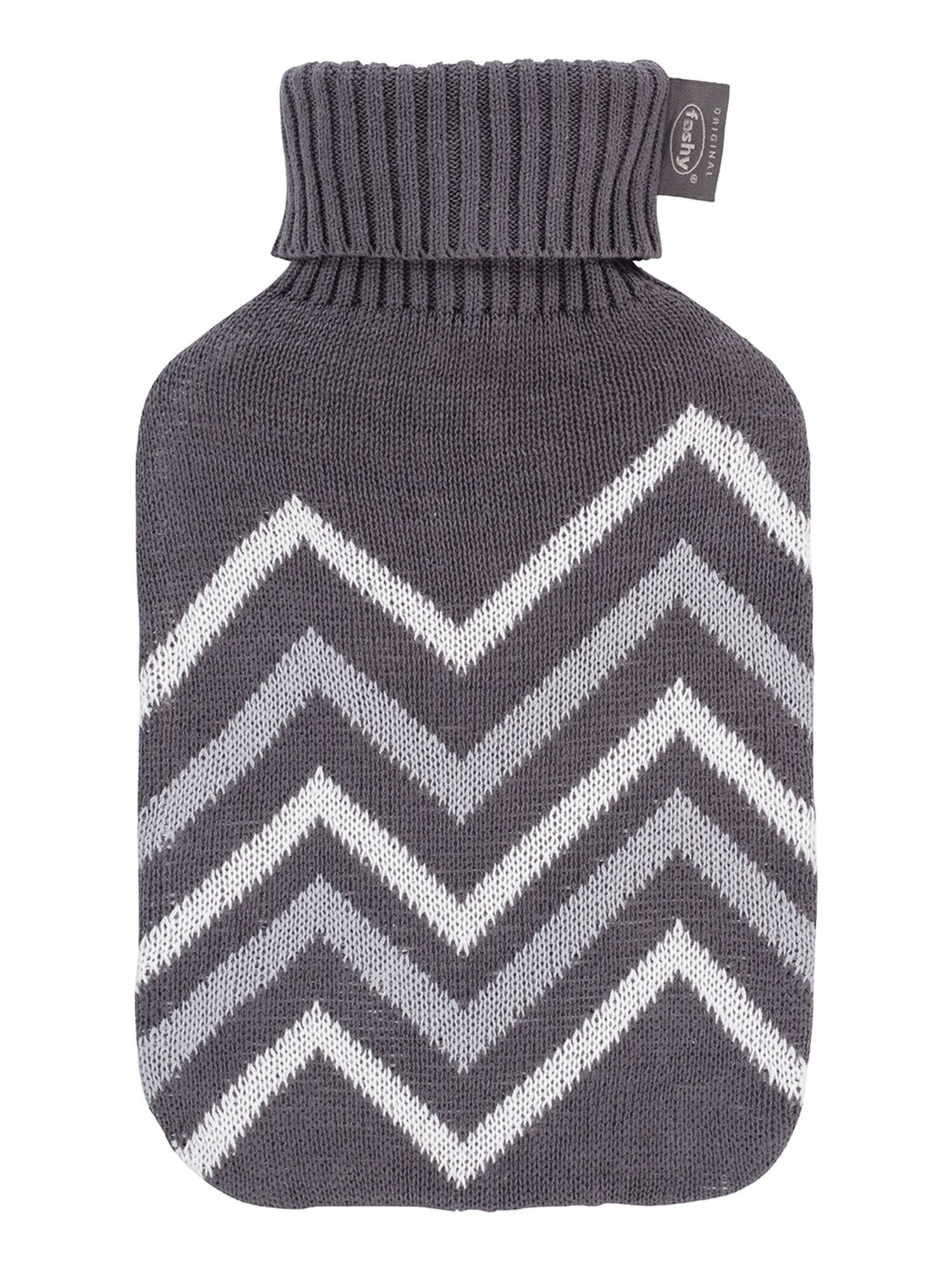 Fashy Wärmflasche Wärmflasche mit Strickbezug Rollkragen 2L Zackenmuster Grau Weiß