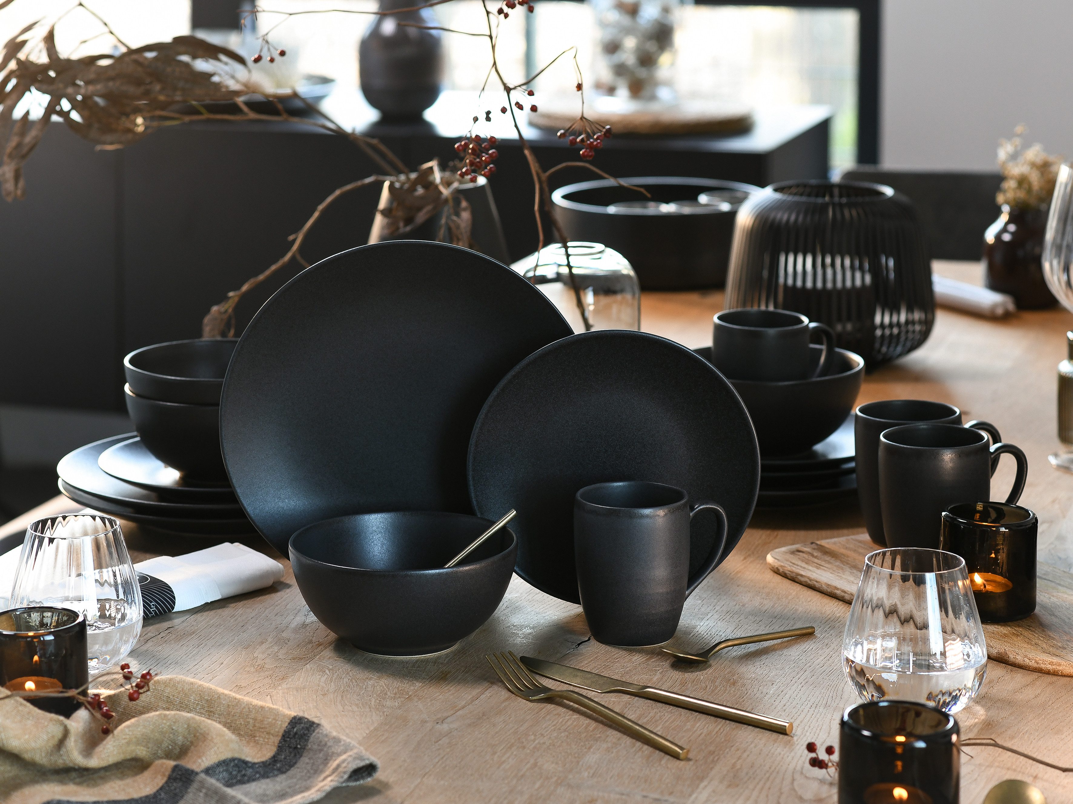 CreaTable Kombiservice Geschirr-Set Soft Touch Black (16-tlg), 4 Personen, Steinzeug, Service, schwarz, seidenmatte Glasur, 16 Teile, für 4 Personen