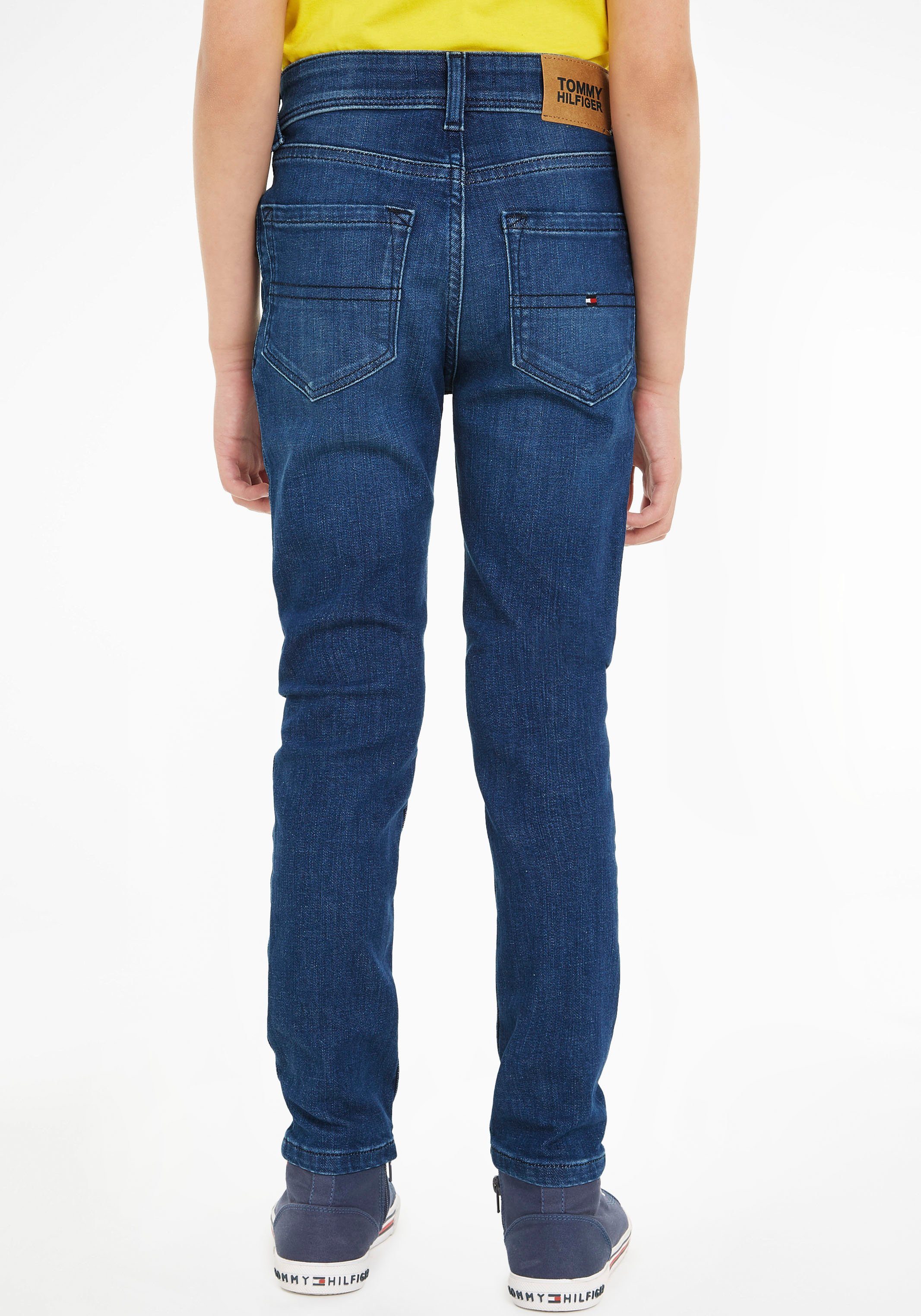 Tommy Hilfiger Slim-fit-Jeans WASH DARK Y Logostickerei mit SCANTON