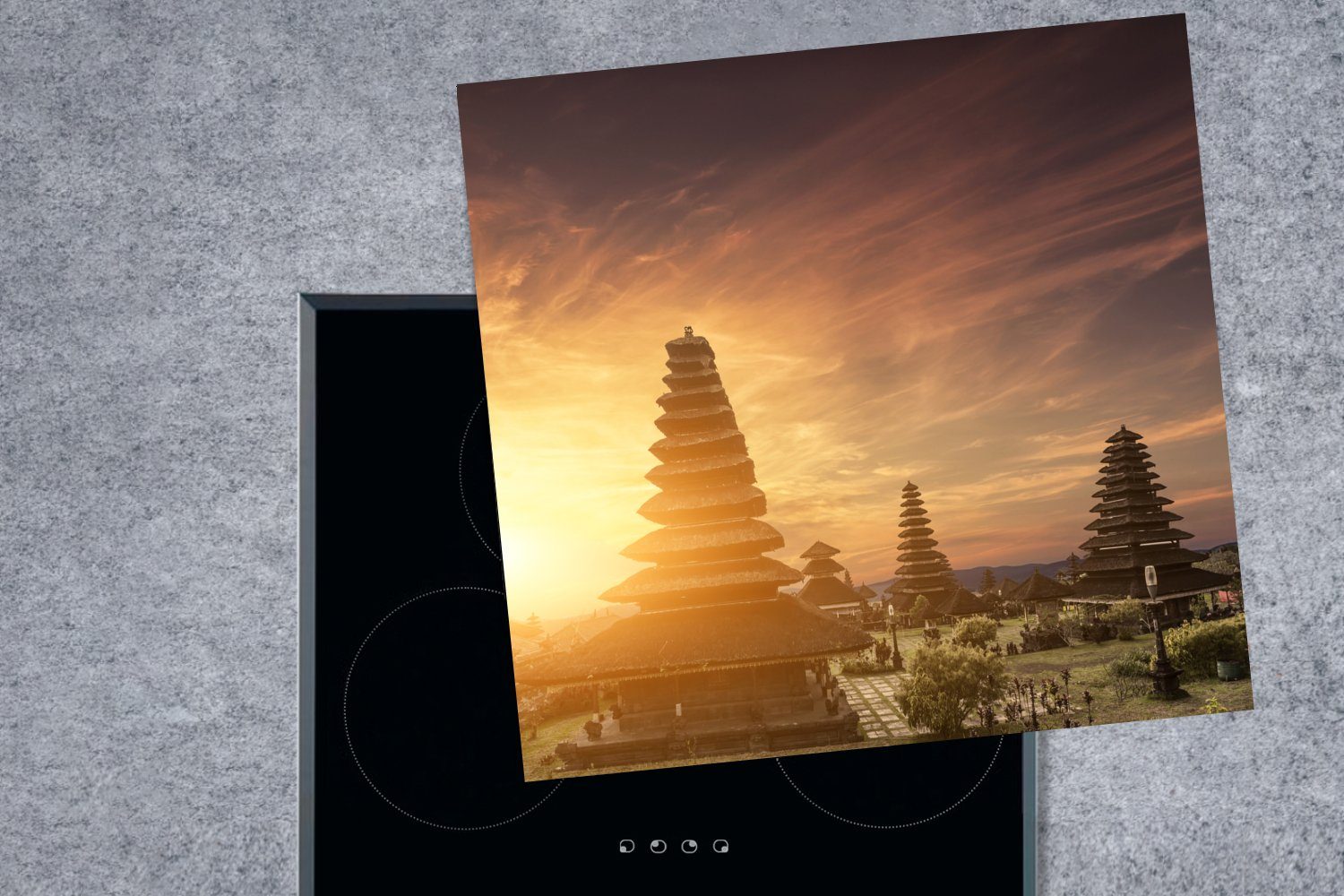 (1 für Vinyl, Sonnenuntergang küche MuchoWow 78x78 Ceranfeldabdeckung, tlg), Bali, Pura cm, Besakih-Tempel Arbeitsplatte auf Herdblende-/Abdeckplatte am