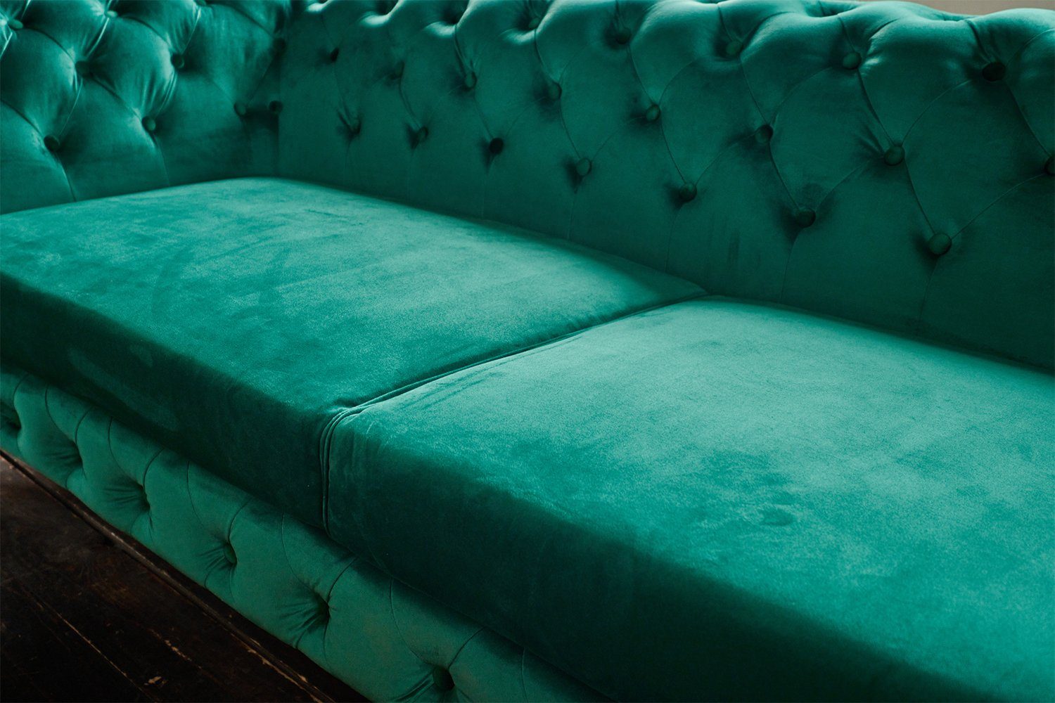 KAWOLA 3-Sitzer NARLA, Sofa Chesterfield Velvet Farben versch. grün