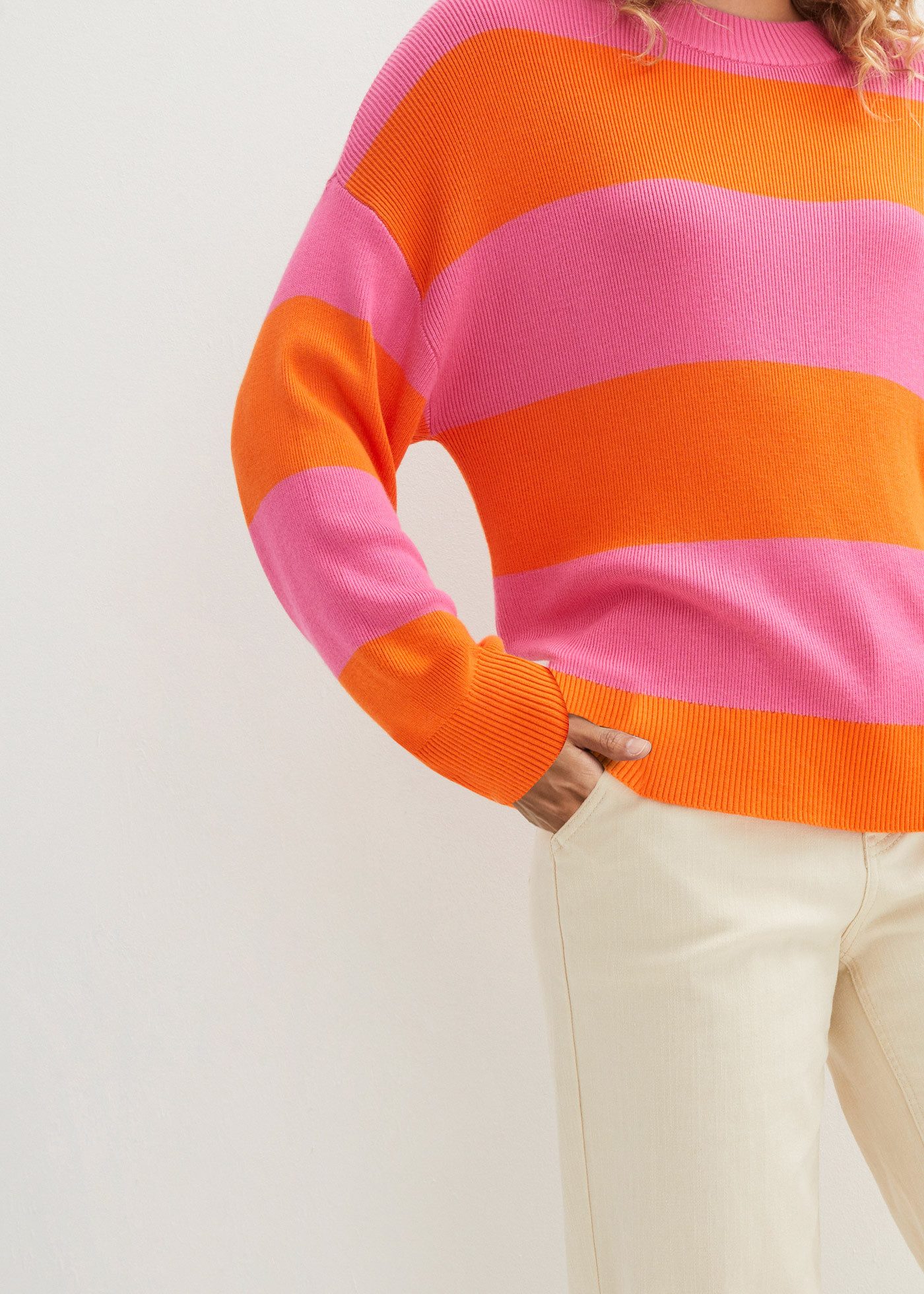bonprix Strickpullover aus Viskose und Polyamid, ohne Verschluss, gestreiftes Design