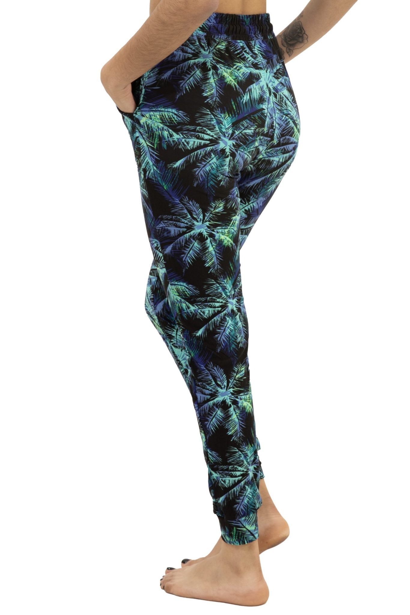 Leggings Park Haremshose Damen Soft Hose Hotpants Jogginghose Pants, mit Tasche und Kordelzug Einen Kordelzugverschluss sowie praktische Taschen.