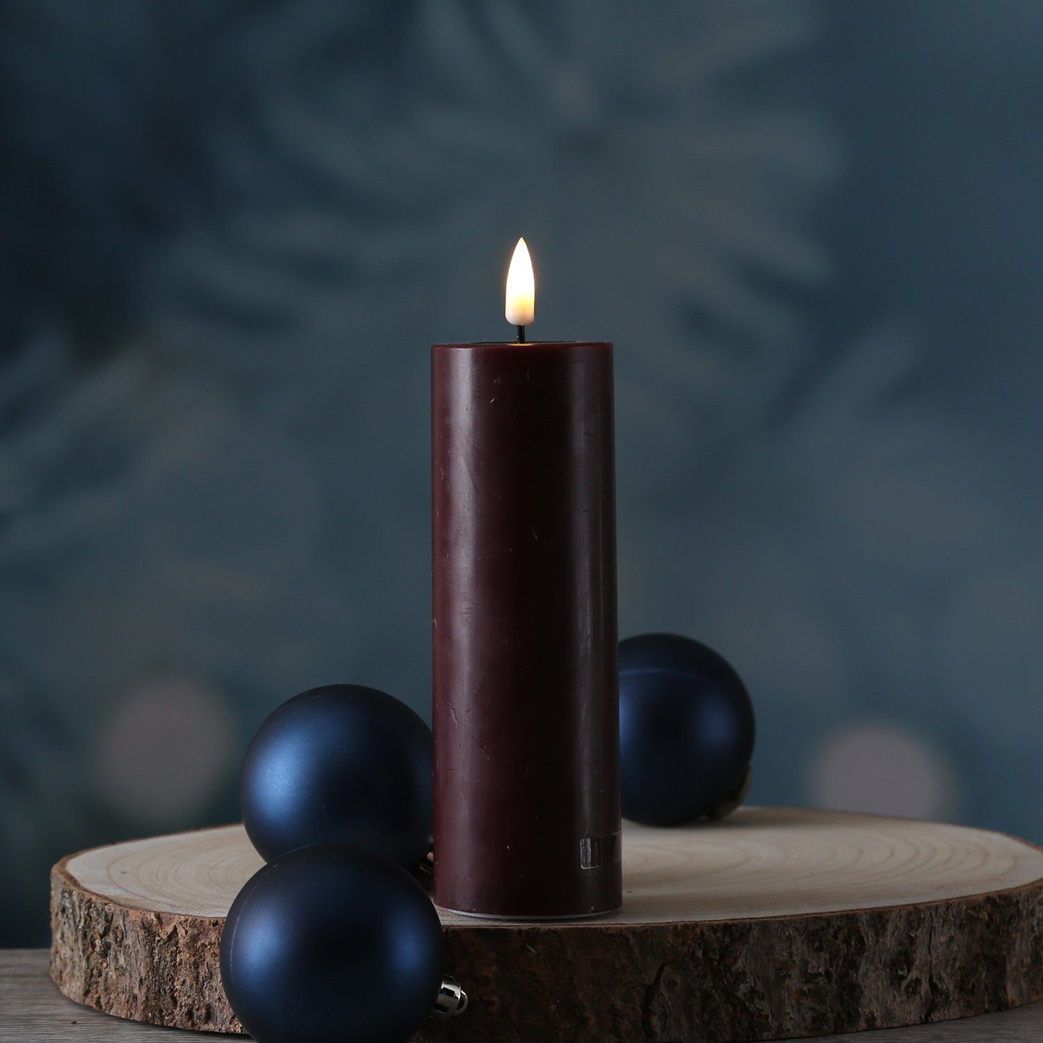 Deluxe Homeart LED-Kerze Mia Deluxe Echtwachs Wachsspiegel flackernd H: 15cm D: 5cm weinrot (1-tlg)