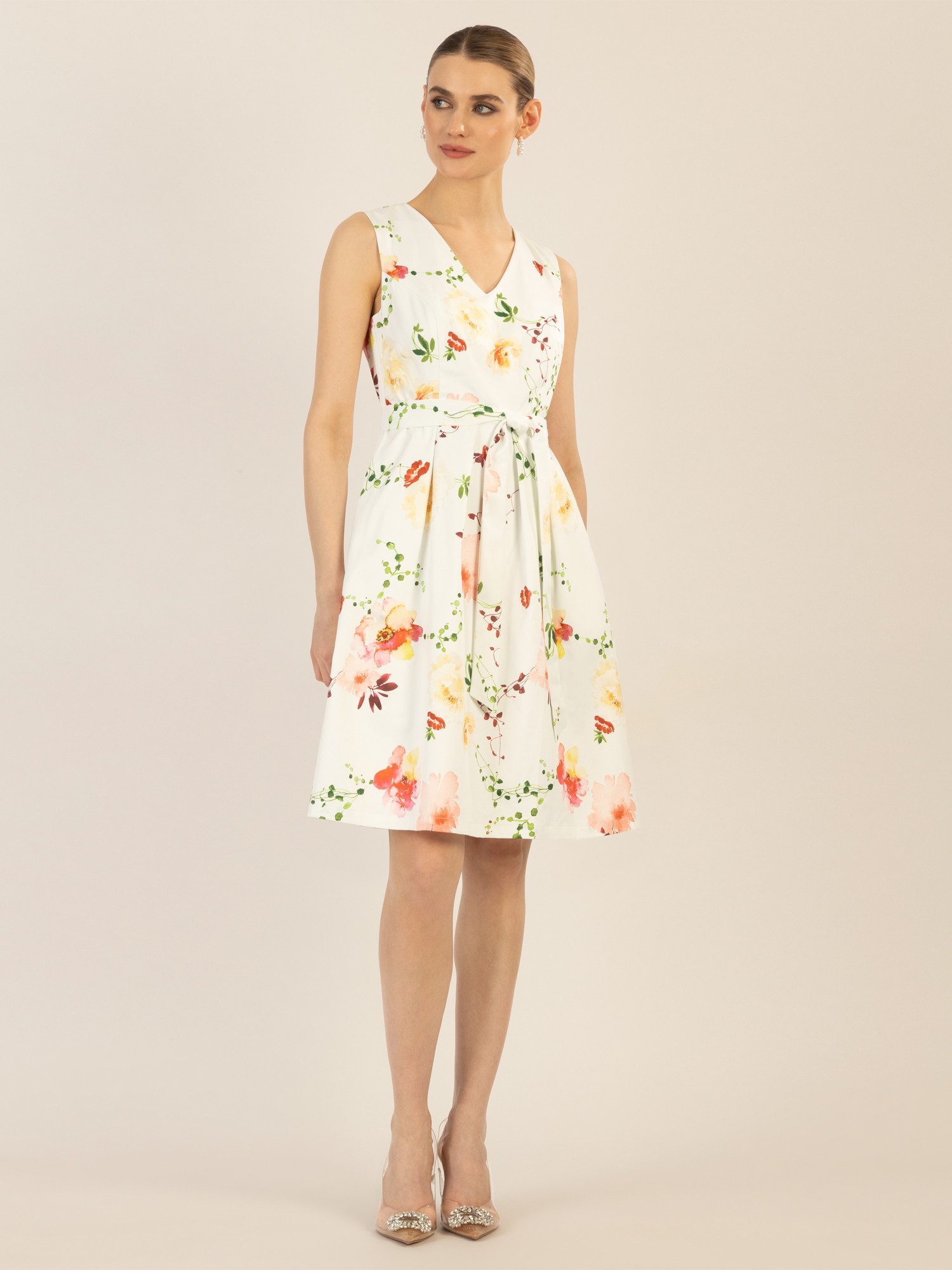 Apart Cocktailkleid aus matt glänzendem Satin mit allover Flower- Print